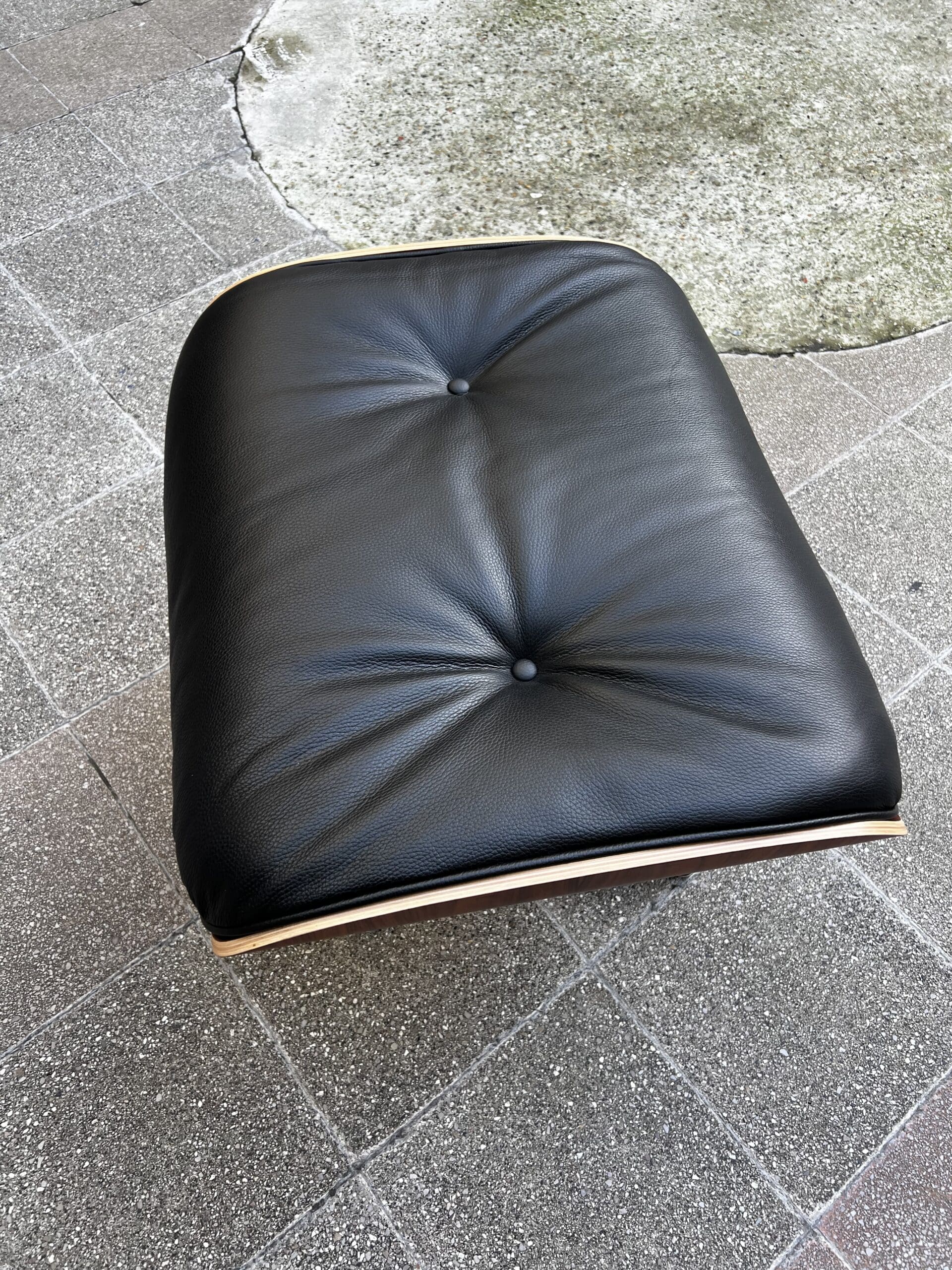 Eames Lounge Chair & Ottoman – Édition Herman Miller (USA, 2010)