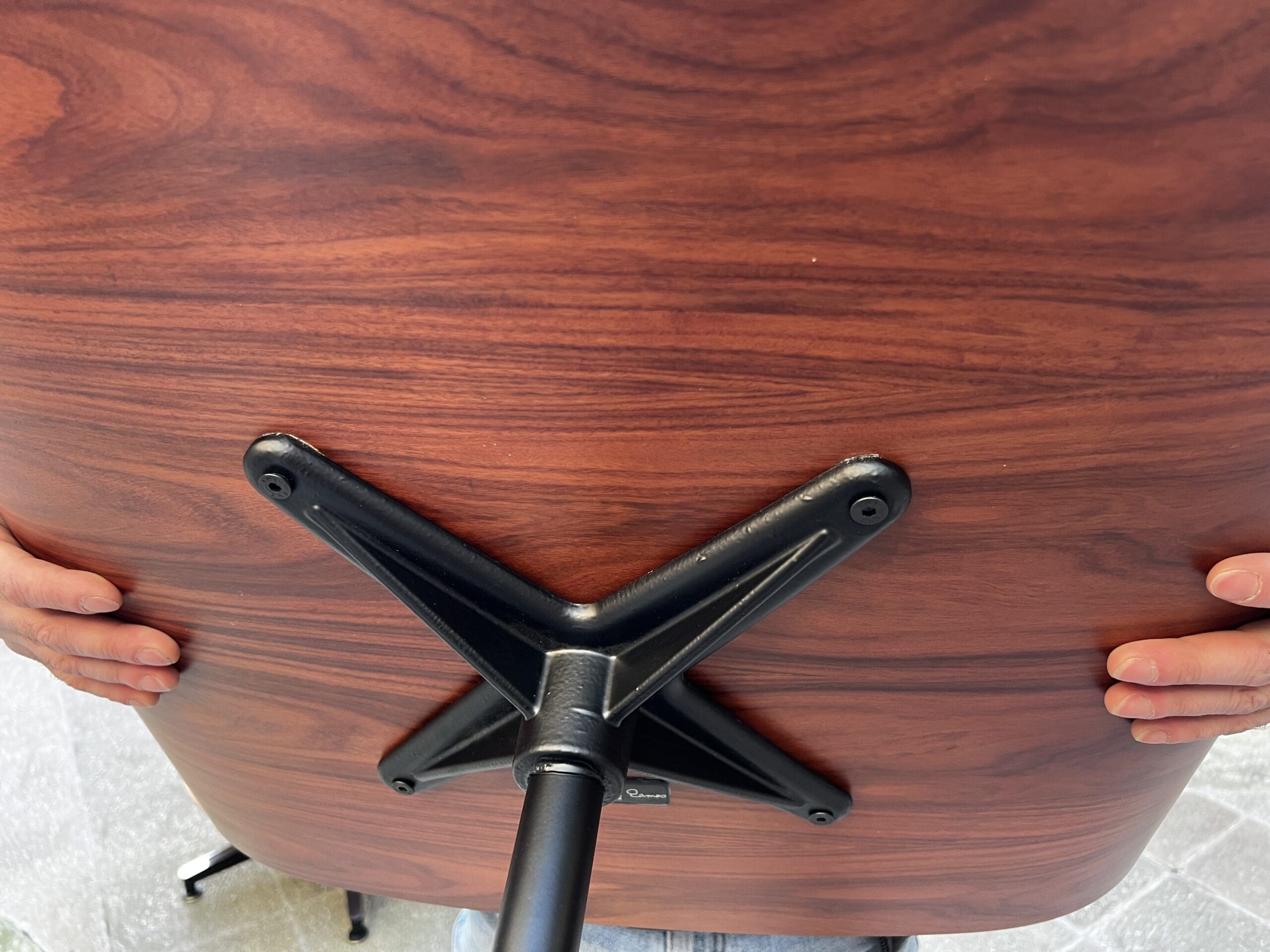 Eames Lounge Chair & Ottoman – Édition Herman Miller (USA, 2010)