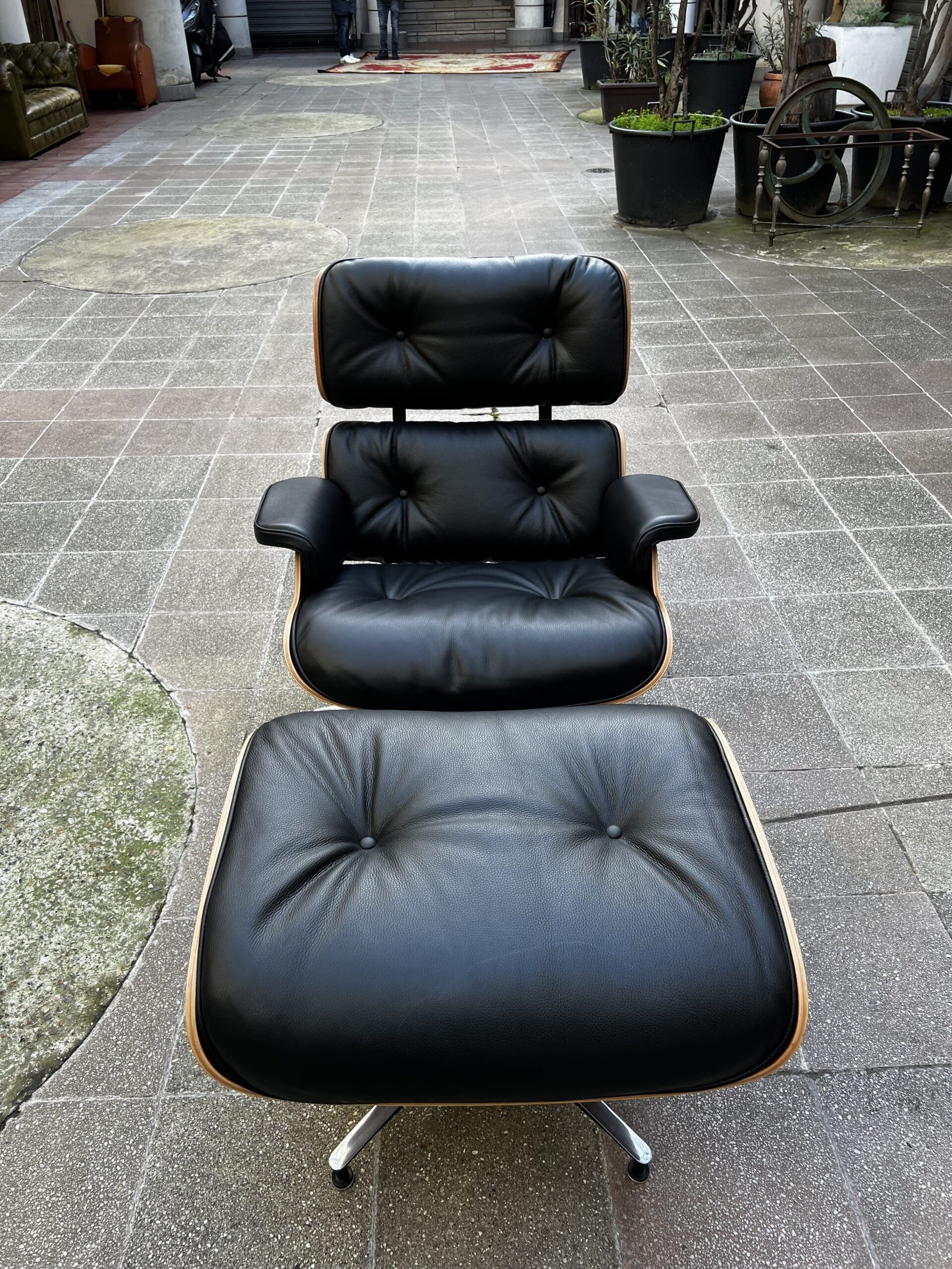 Eames Lounge Chair & Ottoman – Édition Herman Miller (USA, 2010)