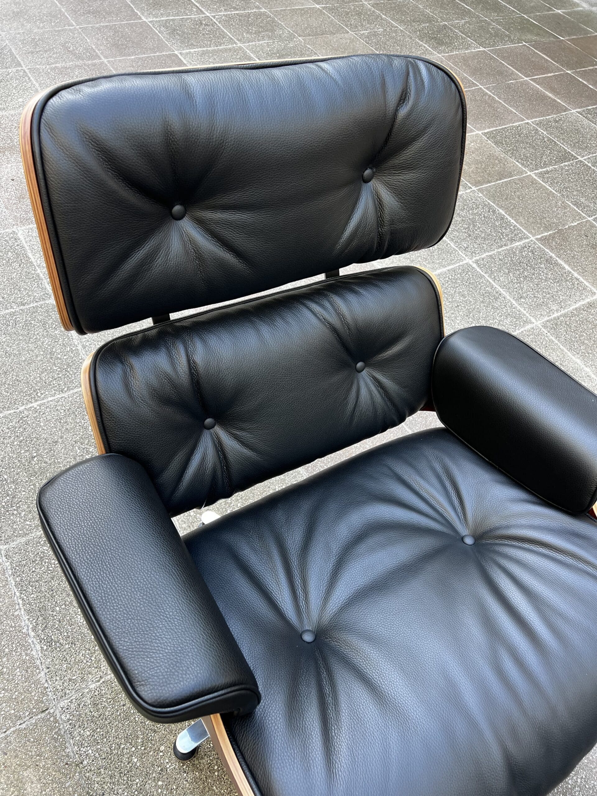Eames Lounge Chair & Ottoman – Édition Herman Miller (USA, 2010)