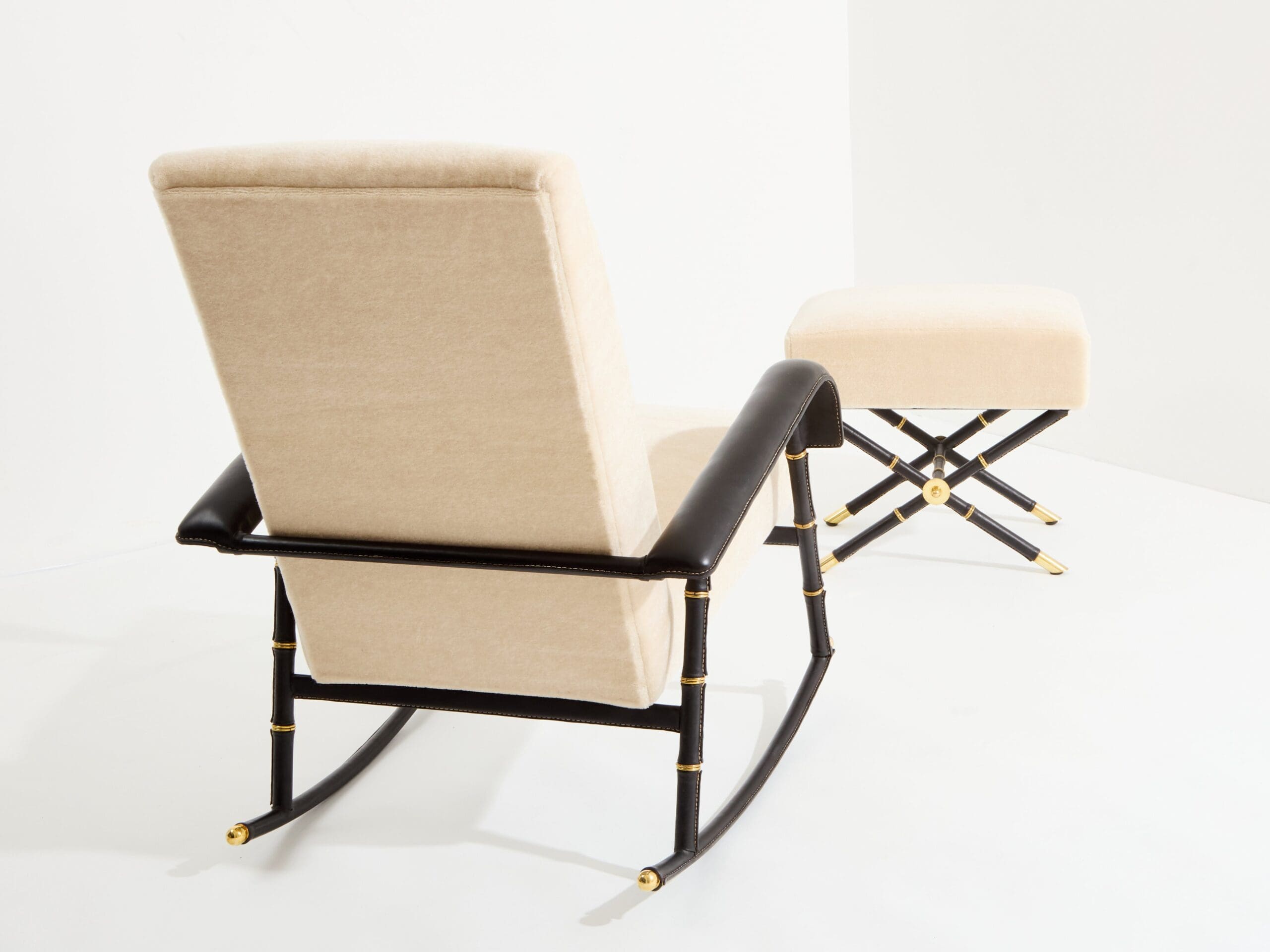 Fauteuil à bascule avec ottoman, Jacques Adnet, 1950