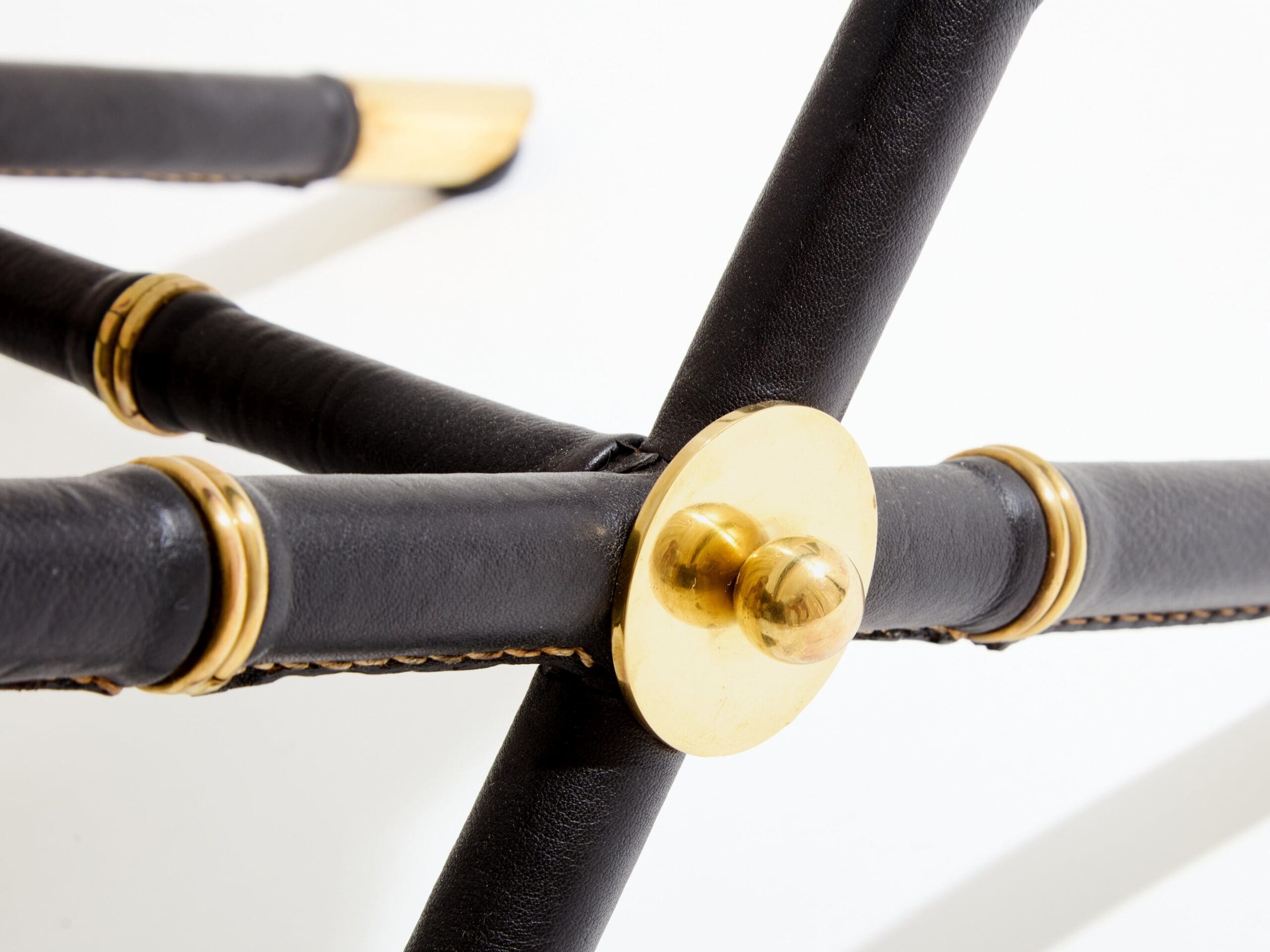 Fauteuil à bascule avec ottoman, Jacques Adnet, 1950