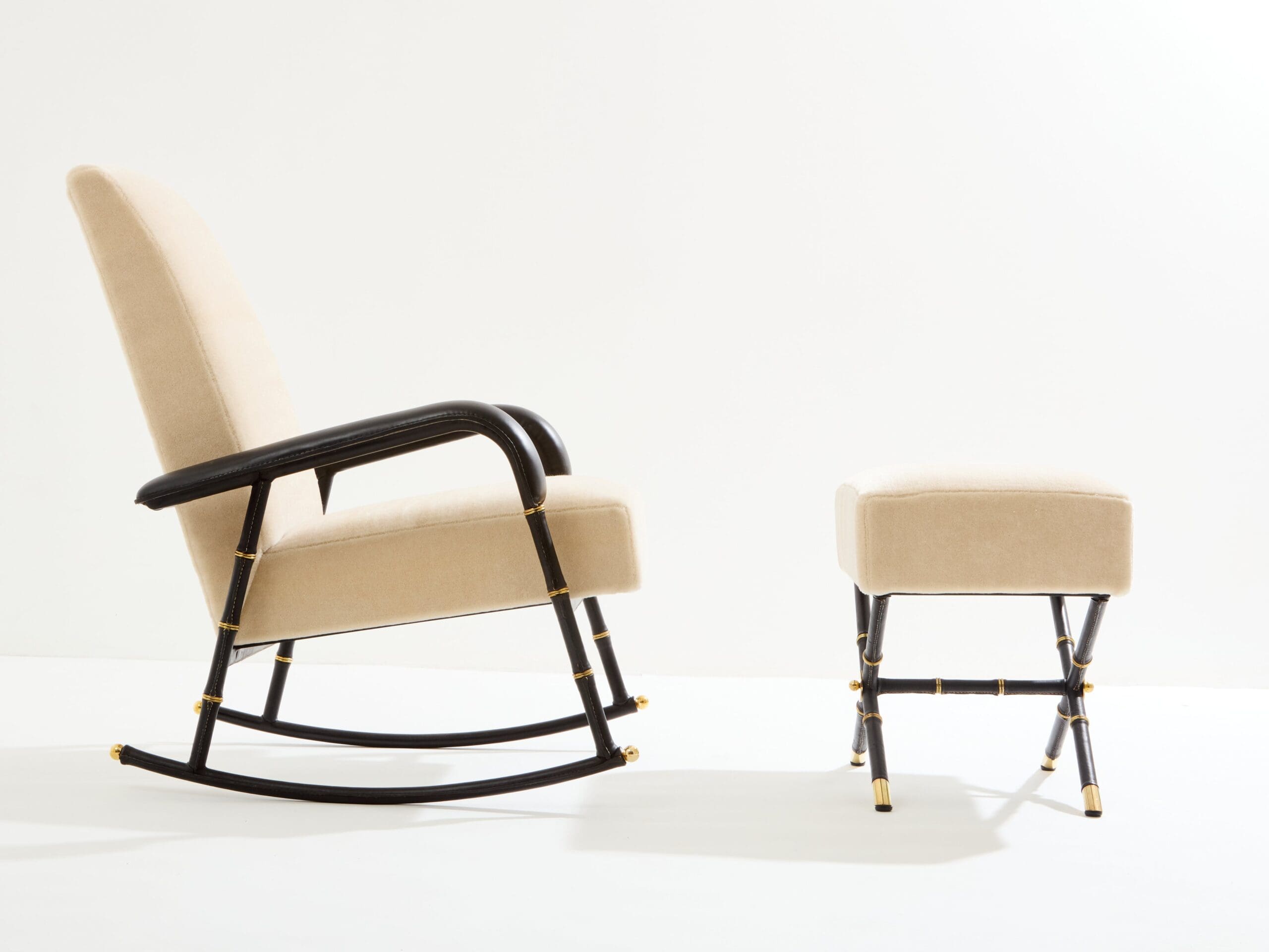 Fauteuil à bascule avec ottoman, Jacques Adnet, 1950
