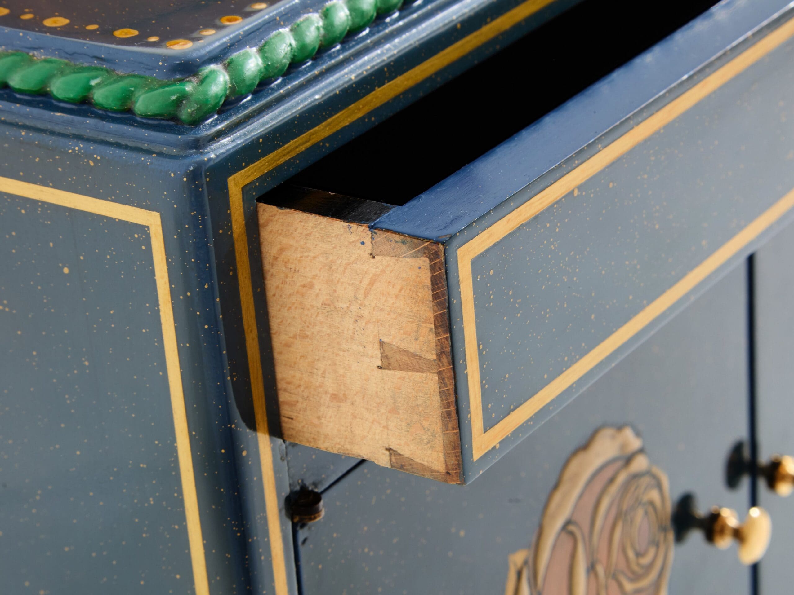 Petit cabinet en bois peint, Paul Follot, 1920