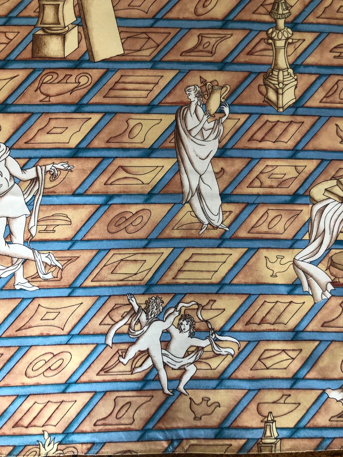 Panneau de Tissu « Conversazione Classica » : Chef-d’œuvre Textile de Gio Ponti pour Avigdor