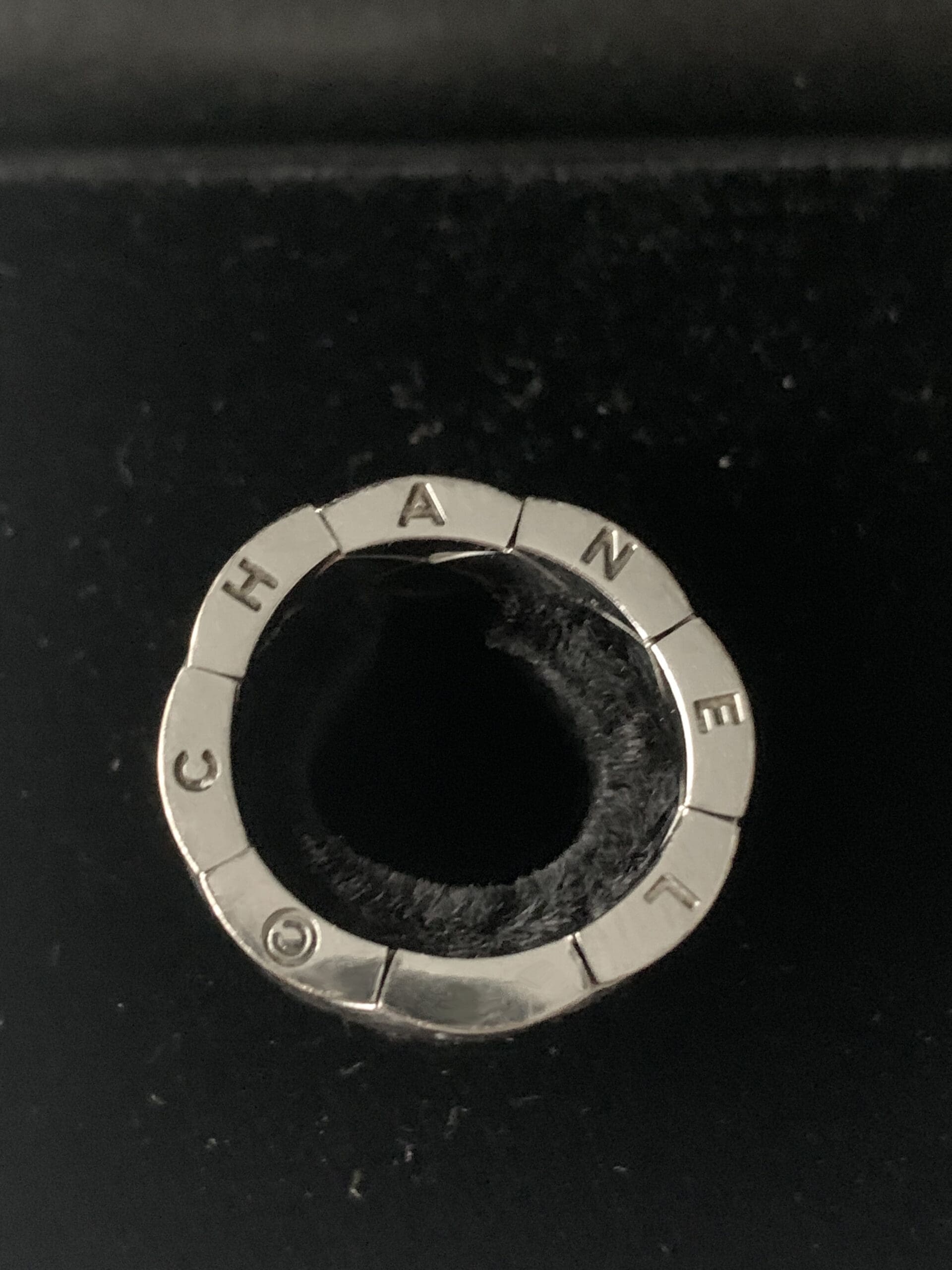Bague Coco Crush Chanel-Matelassé Grand Modèle en Or Blanc 18K
