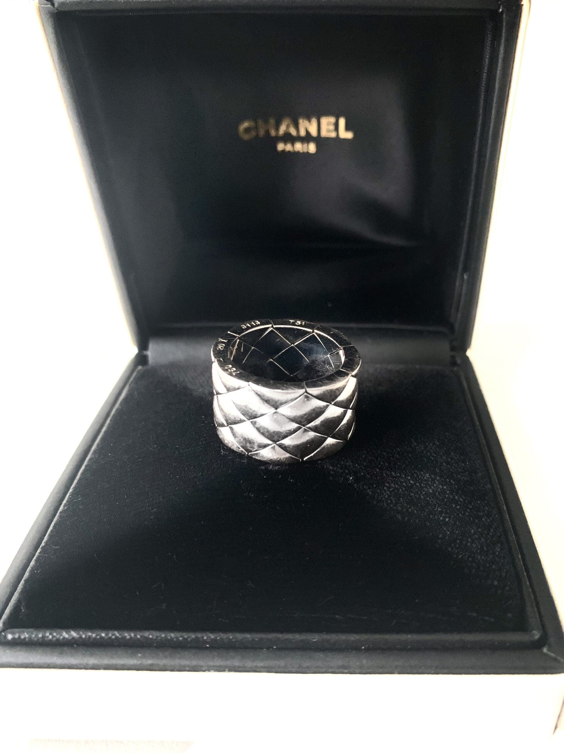 Bague Coco Crush Chanel-Matelassé Grand Modèle en Or Blanc 18K