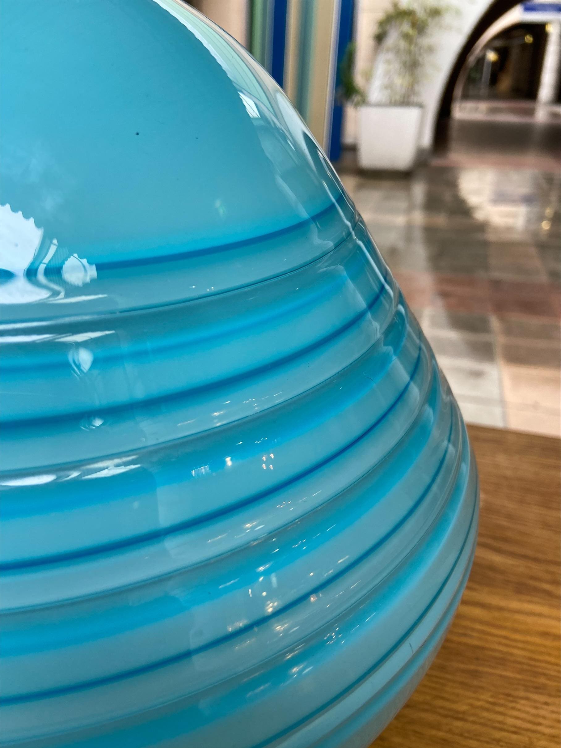 Lampe en verre de Murano bleu signée Barbini, circa 1970