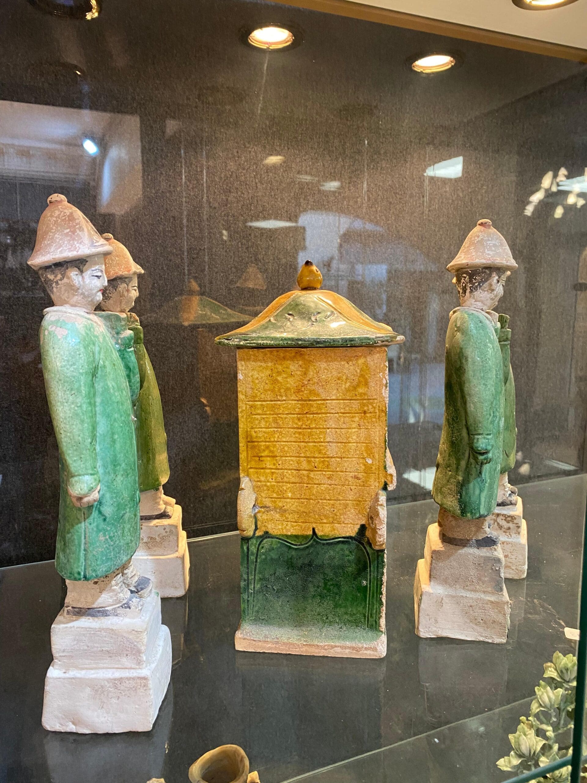 Palanquin et ses porteurs – Terre cuite émaillée, dynastie Ming (1368-1644)