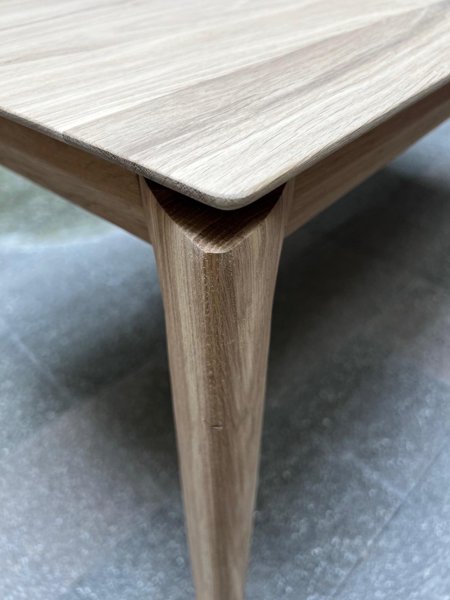 Table rectangulaire BOK par Alain Van Havre – Édition Ethnicraft