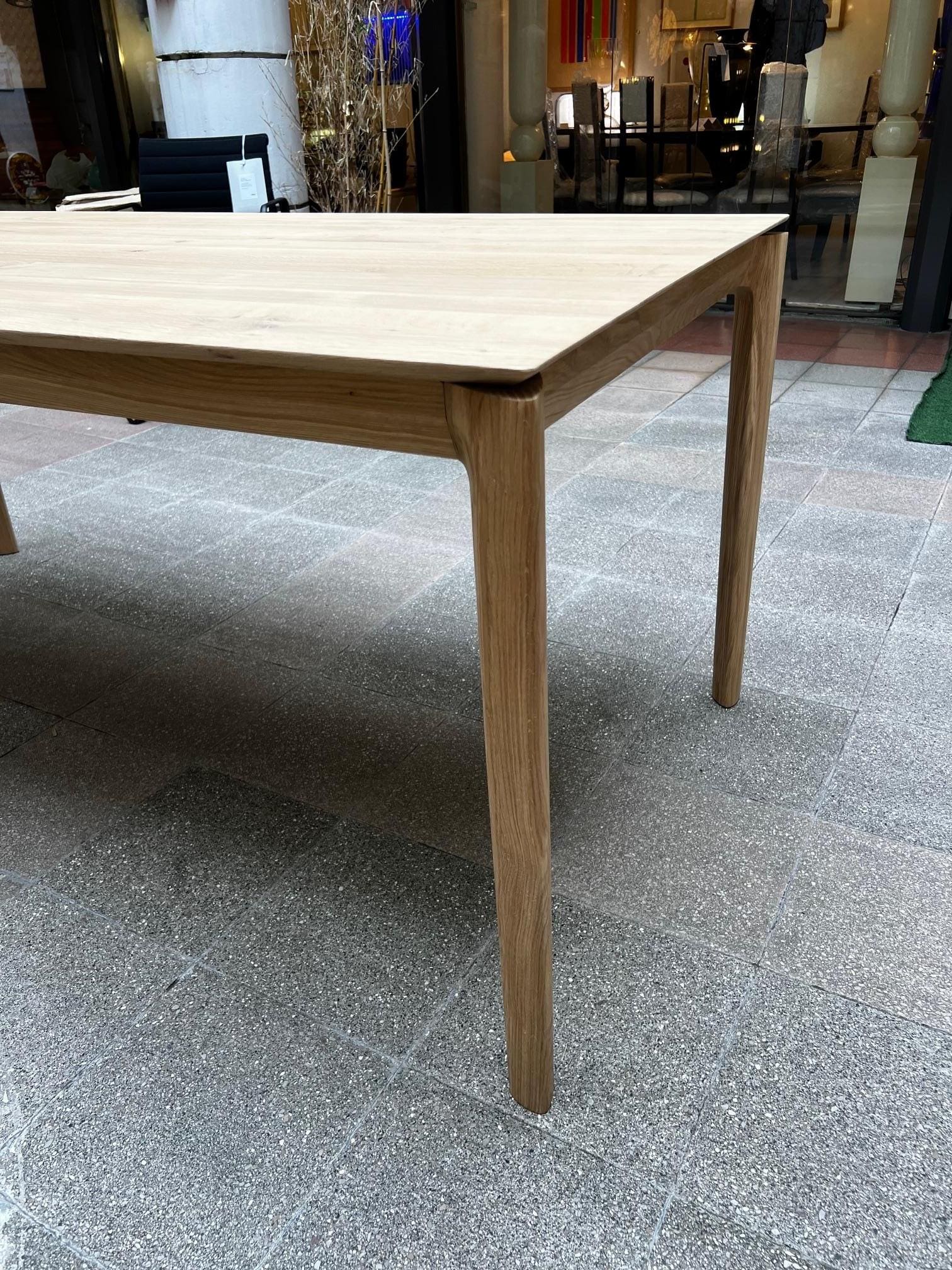 Table rectangulaire BOK par Alain Van Havre – Édition Ethnicraft