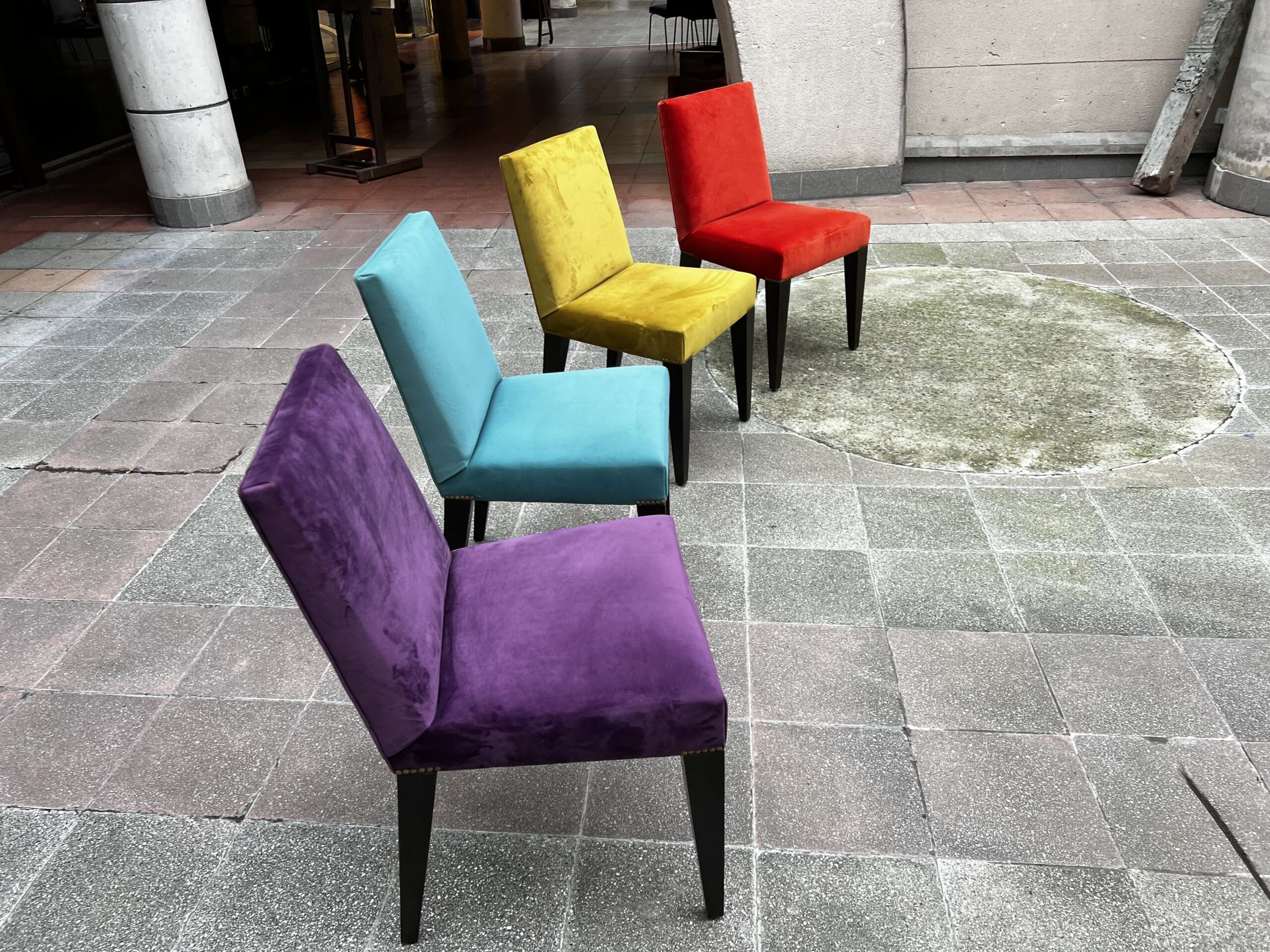Chaises Gala par Philippe Hurel ( reste 2)  – Élégance intemporelle et design des années 1980