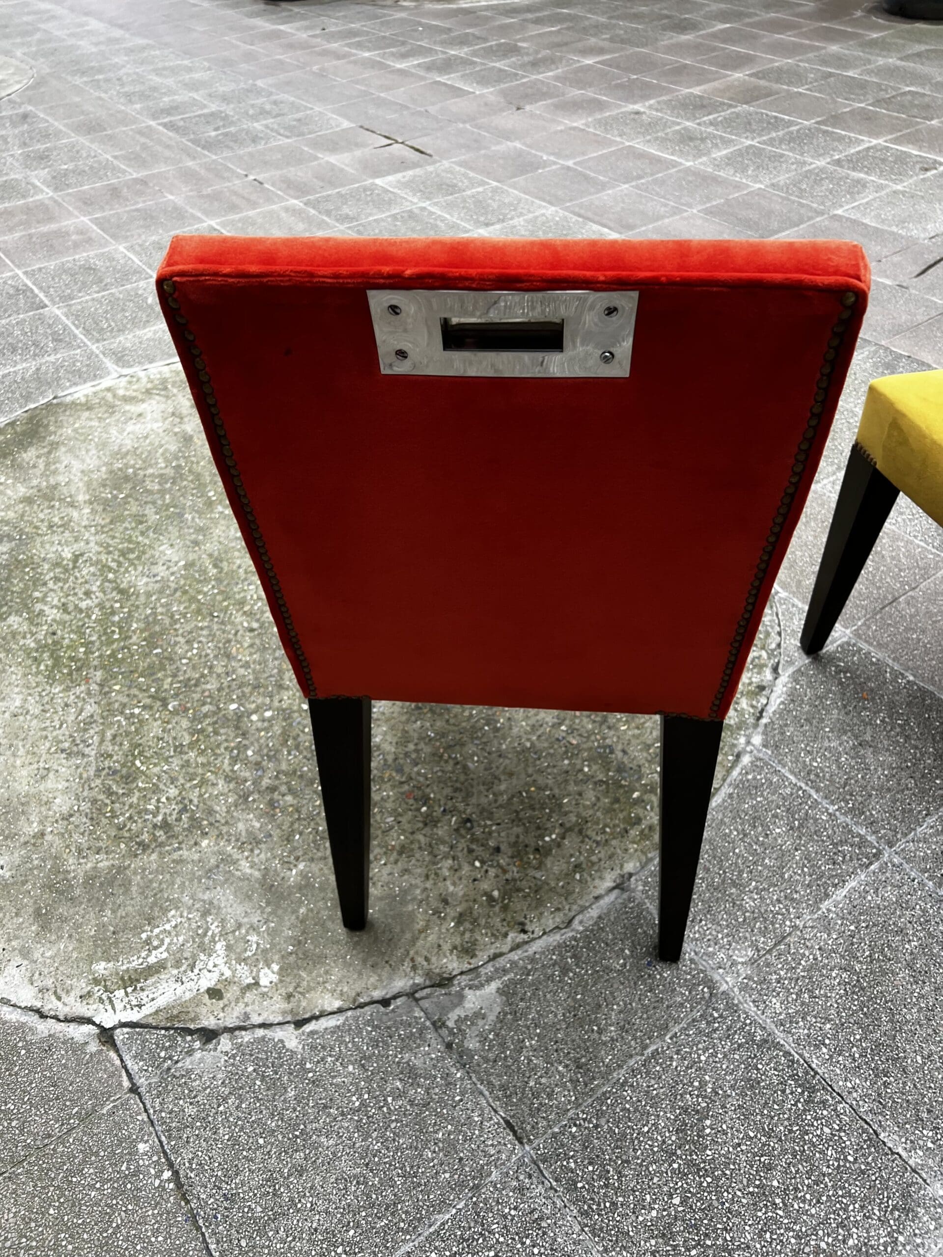Chaises Gala par Philippe Hurel ( reste 2)  – Élégance intemporelle et design des années 1980