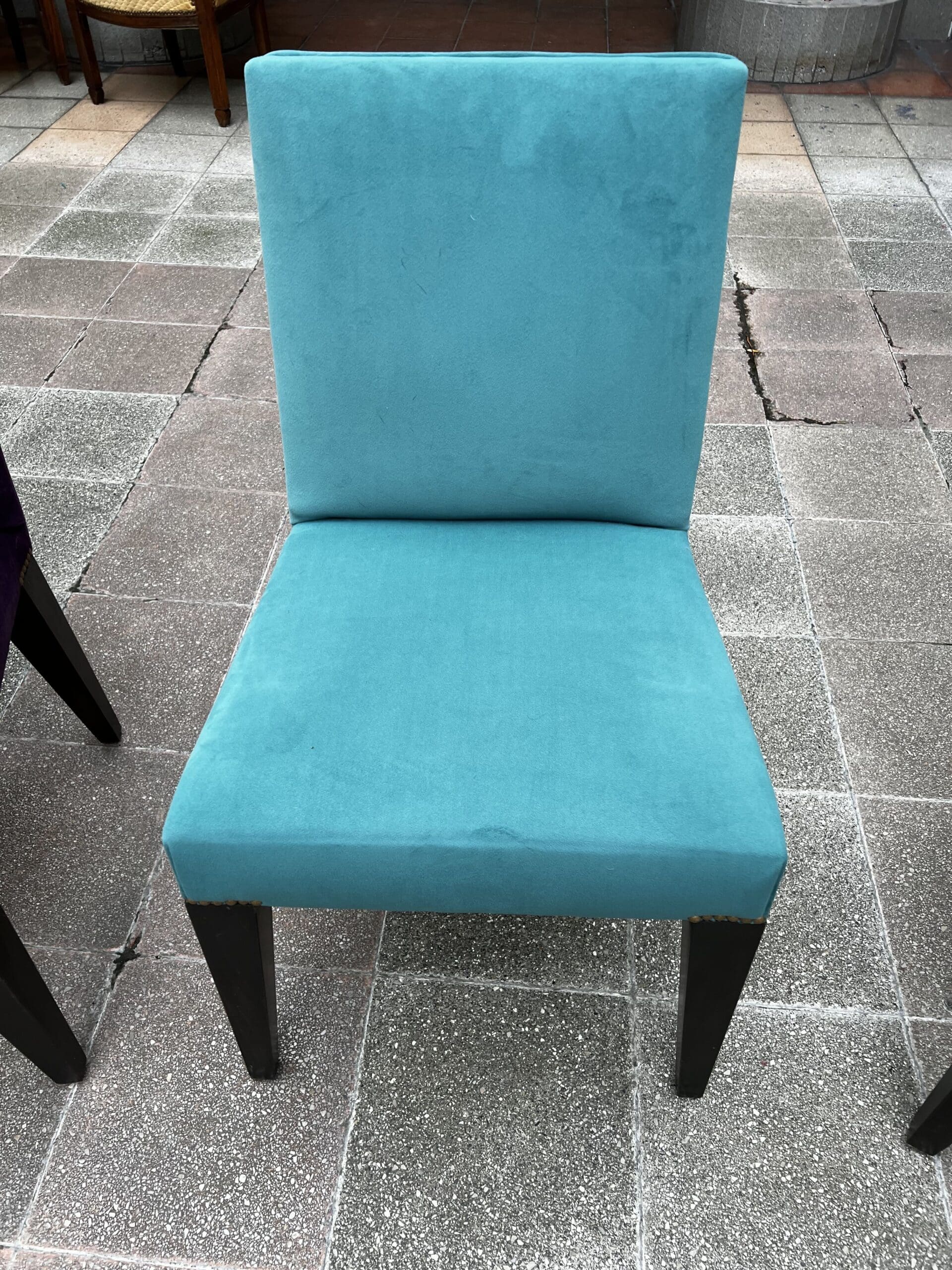 Chaises Gala par Philippe Hurel ( reste 2)  – Élégance intemporelle et design des années 1980