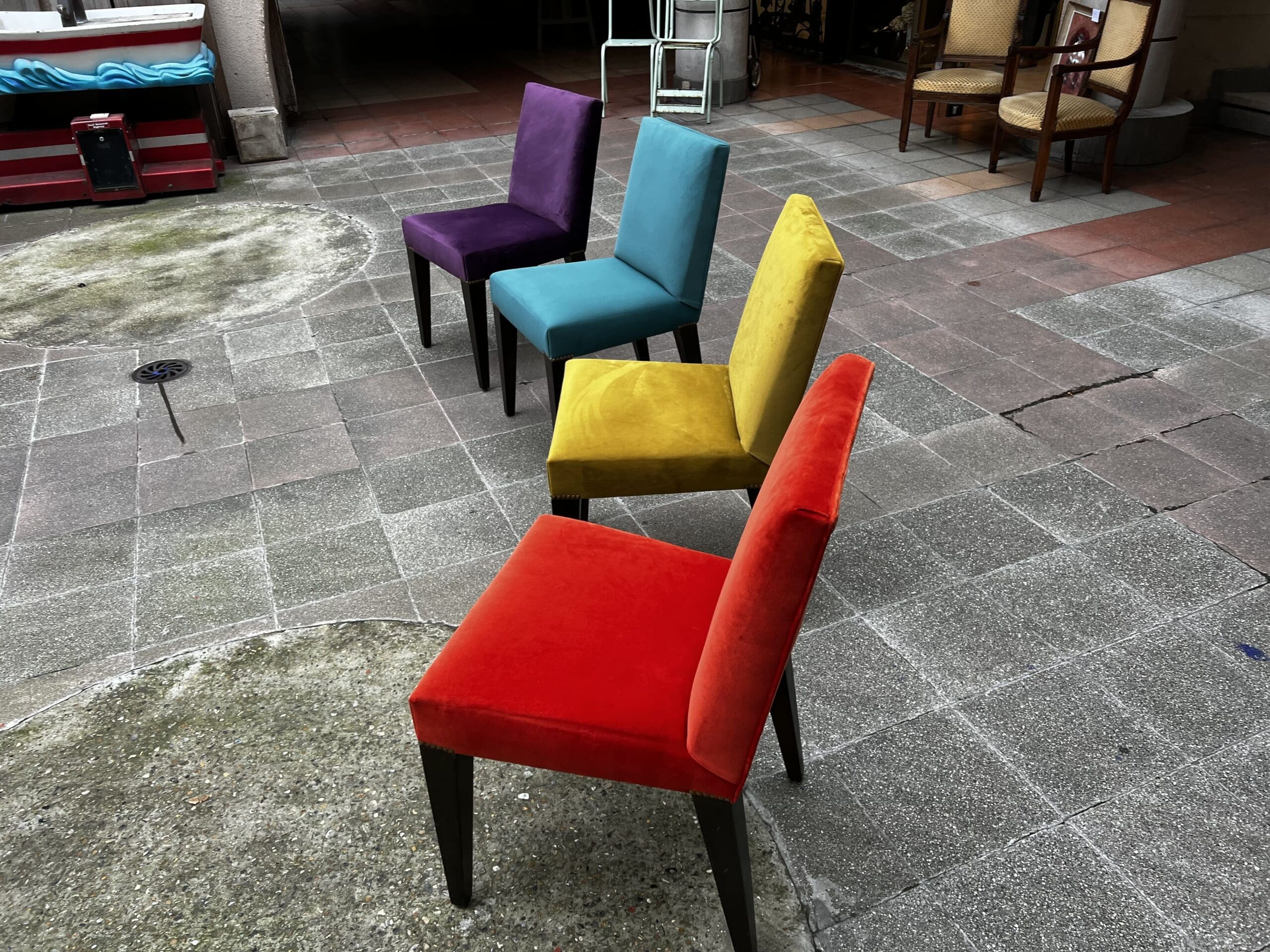 Chaises Gala par Philippe Hurel ( reste 2)  – Élégance intemporelle et design des années 1980
