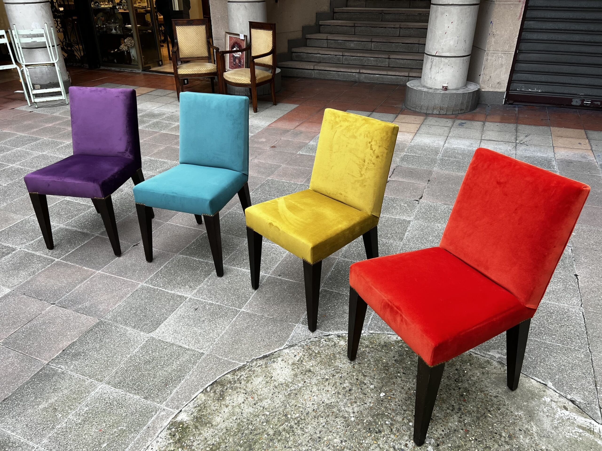 Chaises Gala par Philippe Hurel ( reste 2)  – Élégance intemporelle et design des années 1980