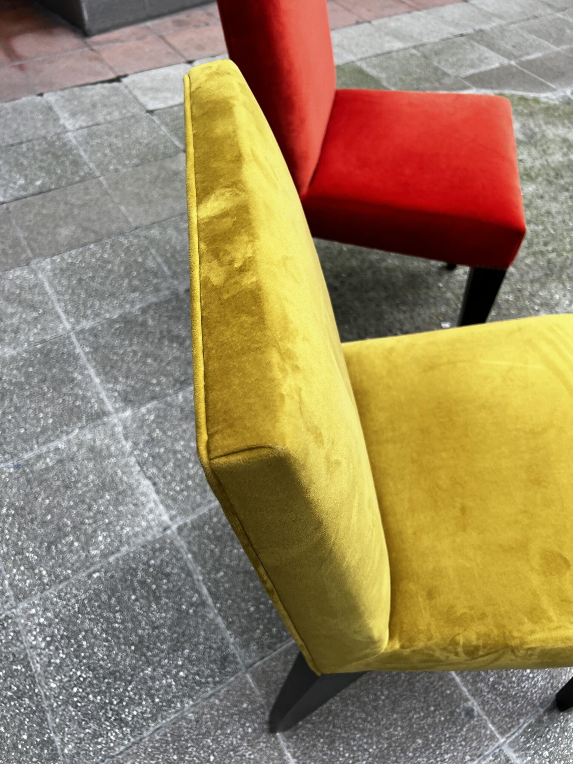 Chaises Gala par Philippe Hurel ( reste 2)  – Élégance intemporelle et design des années 1980