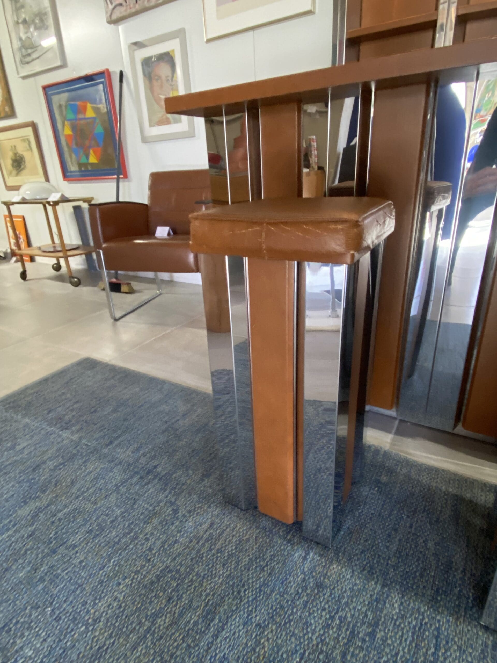 Bar vintage en cuir et inox signé Willy Rizzo – Élégance des années 70
