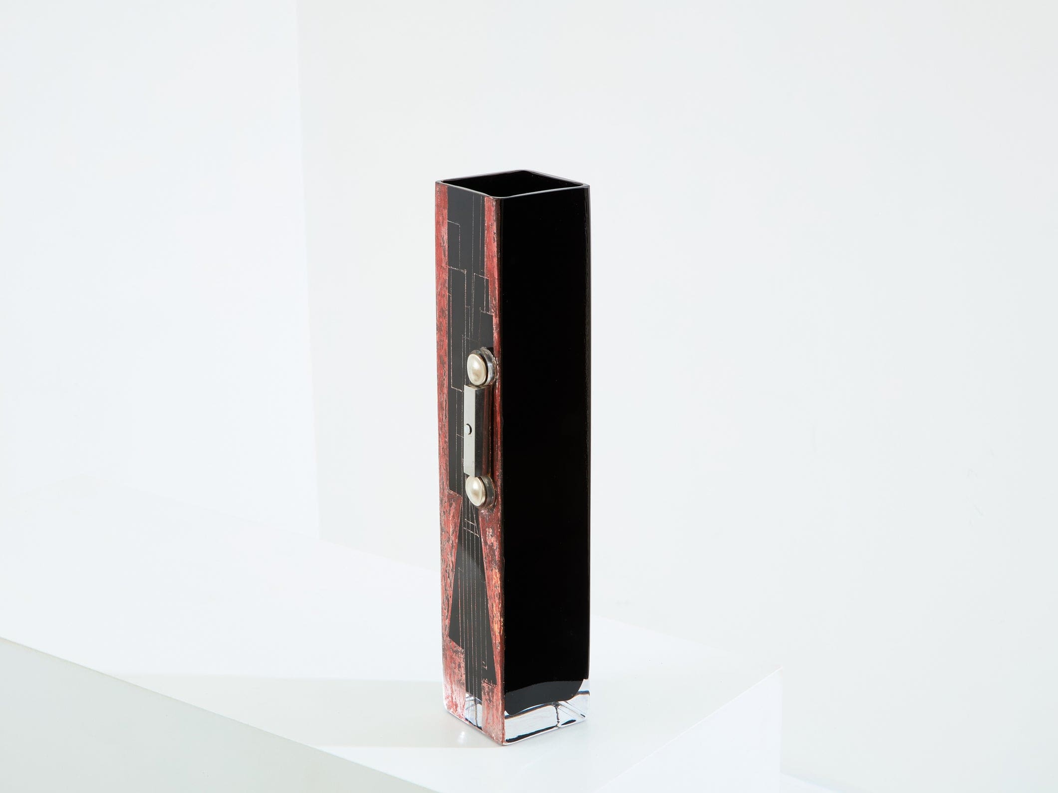 Grand Vase Art Déco en Verre Opalin Noir et Rouge par Anatole Riecke, 1938