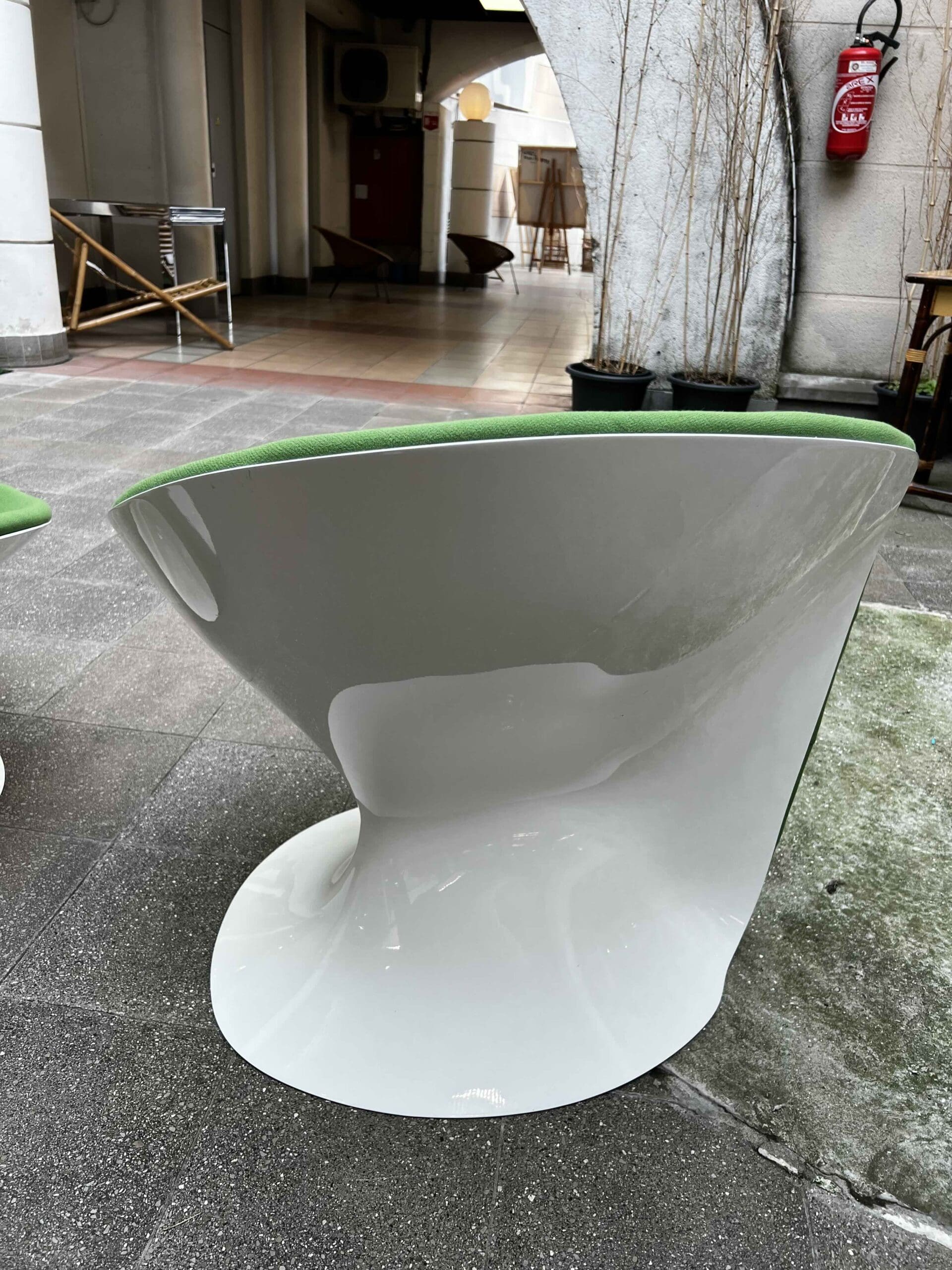 Fauteuil Girolle Jean-Pierre Laporte, Édition Thonet (1970) – Design Space Age Vintage