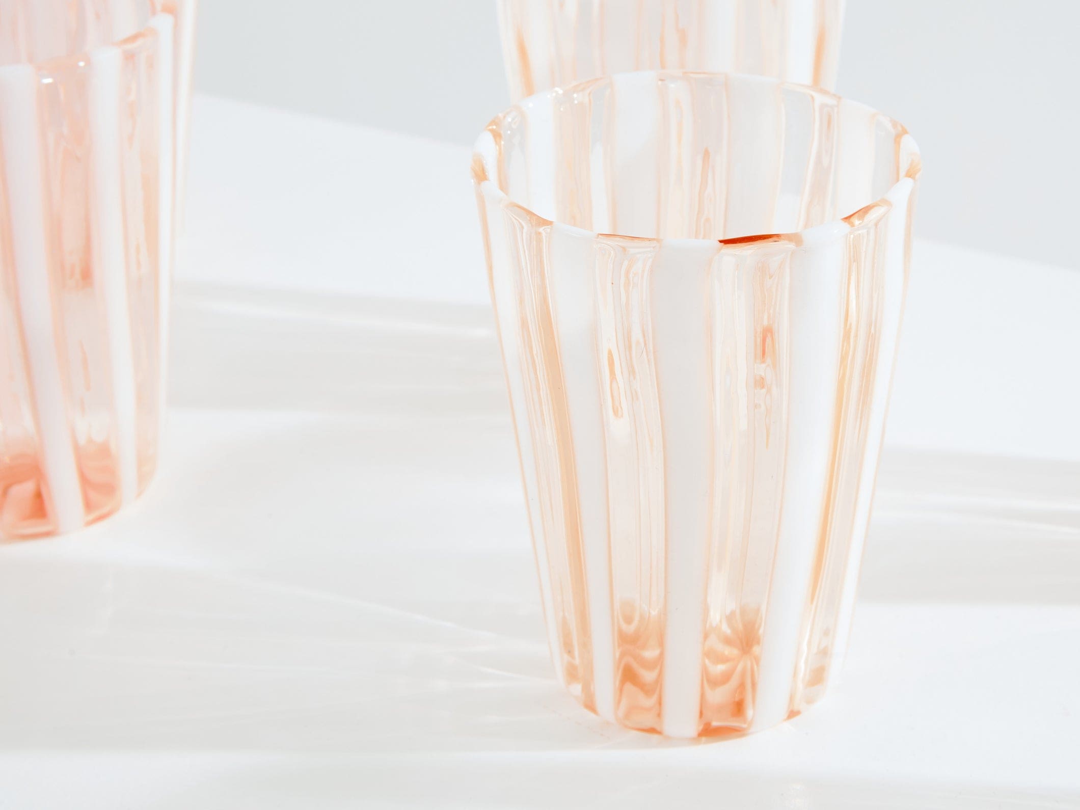 Set de 6 verres gobelets roses en verre de Murano, Italie, vers 1980