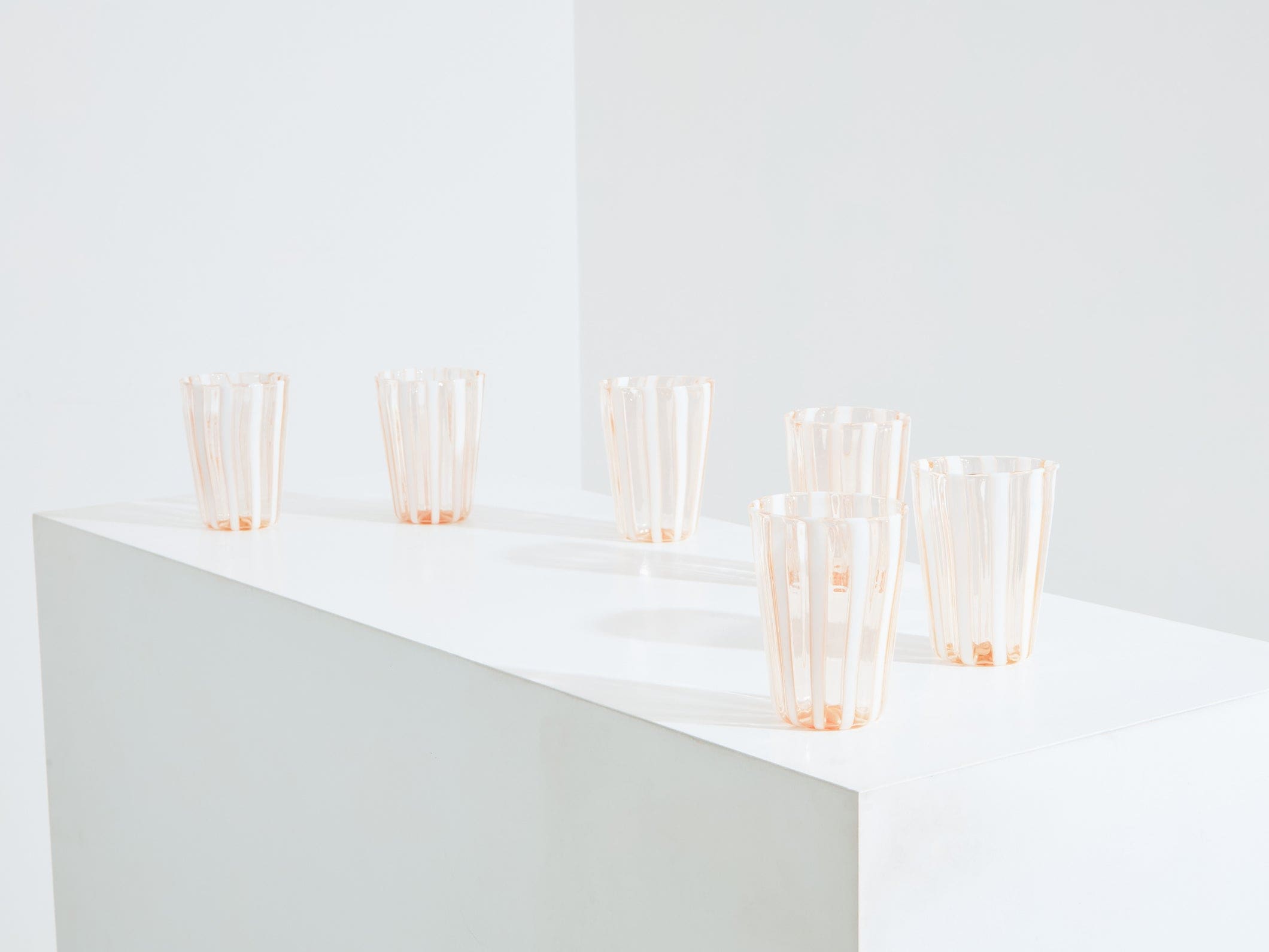 Set de 6 verres gobelets roses en verre de Murano, Italie, vers 1980
