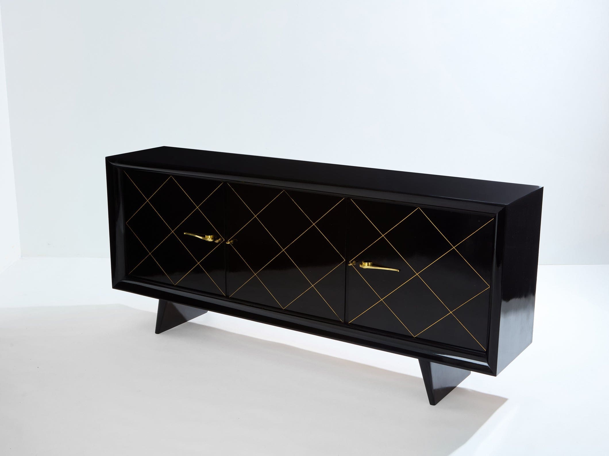Enfilade Art déco en sycomore noirci et or signé Suzanne Guiguichon, années 1940