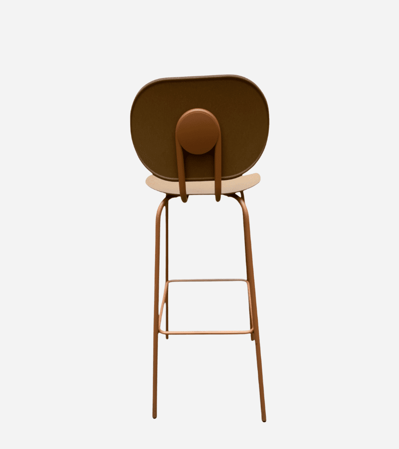 Tabouret bar Hari Ondarreta – Design minimaliste en métal et polypropylène terracotta