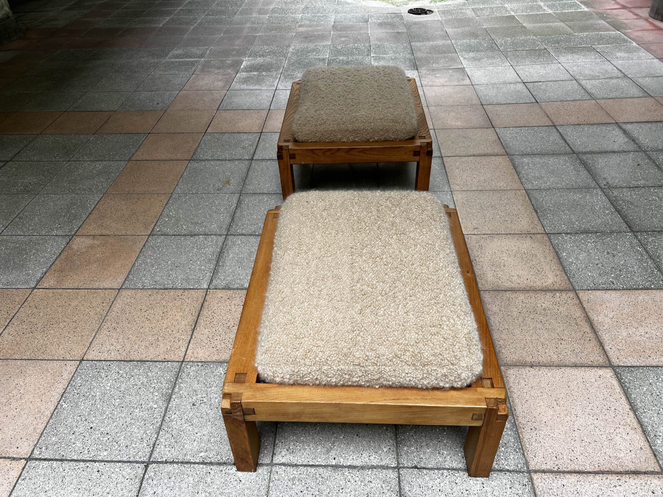 Tabourets Pierre Chapo S20R en Orme, Drap de Laine Pierre Frey