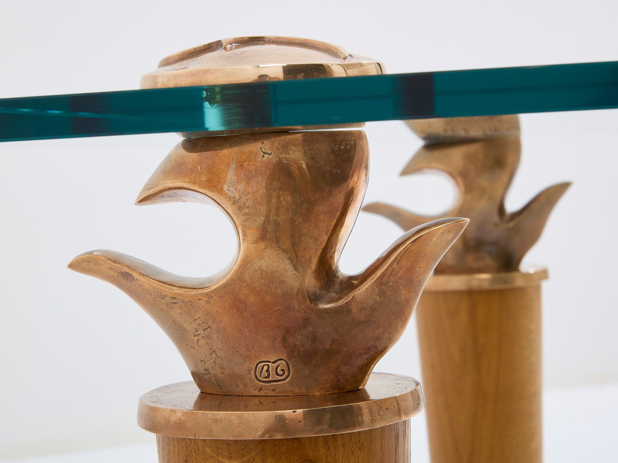 Table basse chêne massif et bronze modèle Concerto signée Garouste & Bonetti, 1995