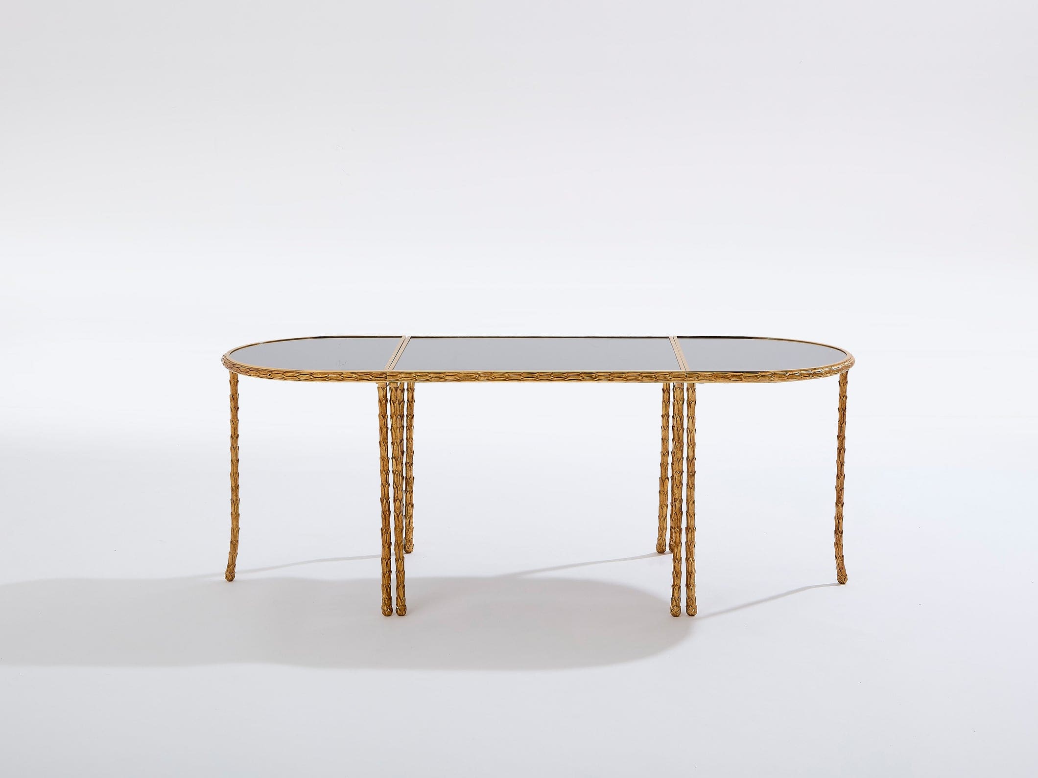 Table basse en bronze doré et miroirs par Maison Baguès, années 1950