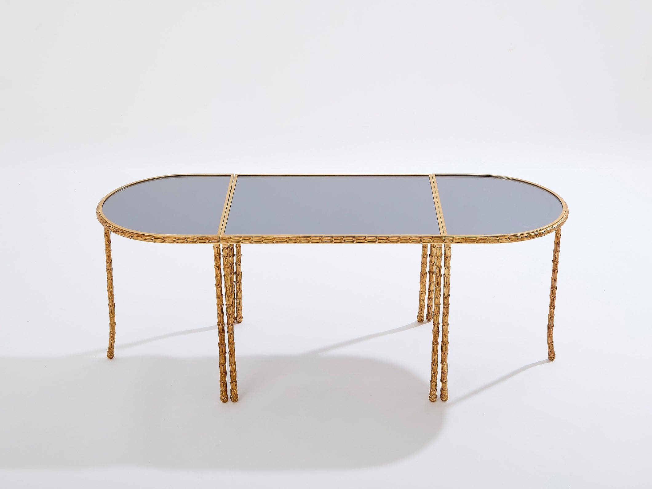 Table basse en bronze doré et miroirs par Maison Baguès, années 1950