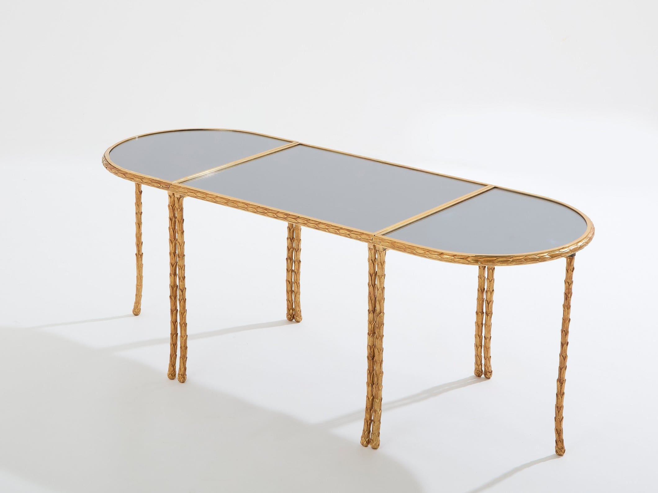 Table basse en bronze doré et miroirs par Maison Baguès, années 1950