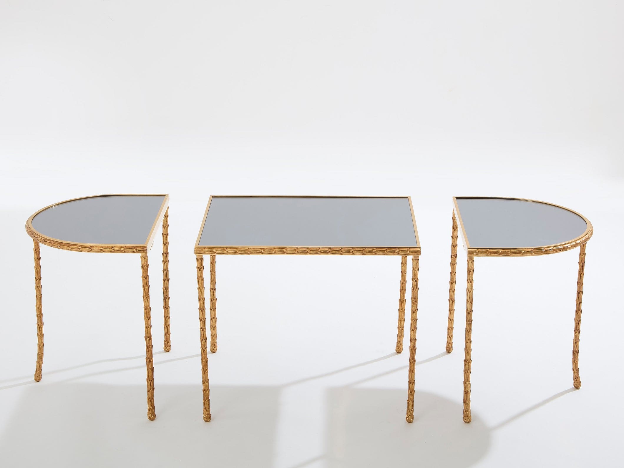 Table basse en bronze doré et miroirs par Maison Baguès, années 1950