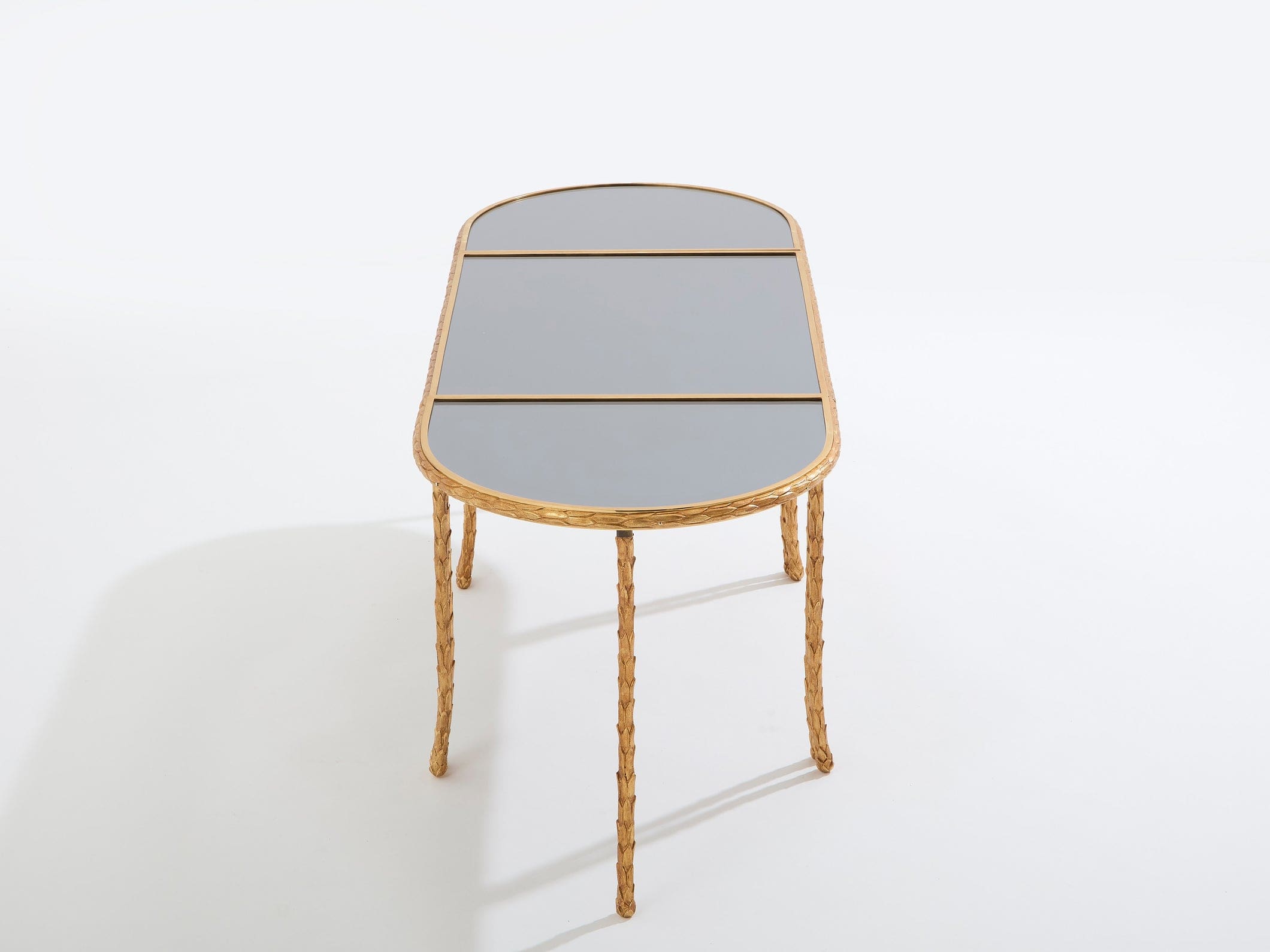 Table basse en bronze doré et miroirs par Maison Baguès, années 1950