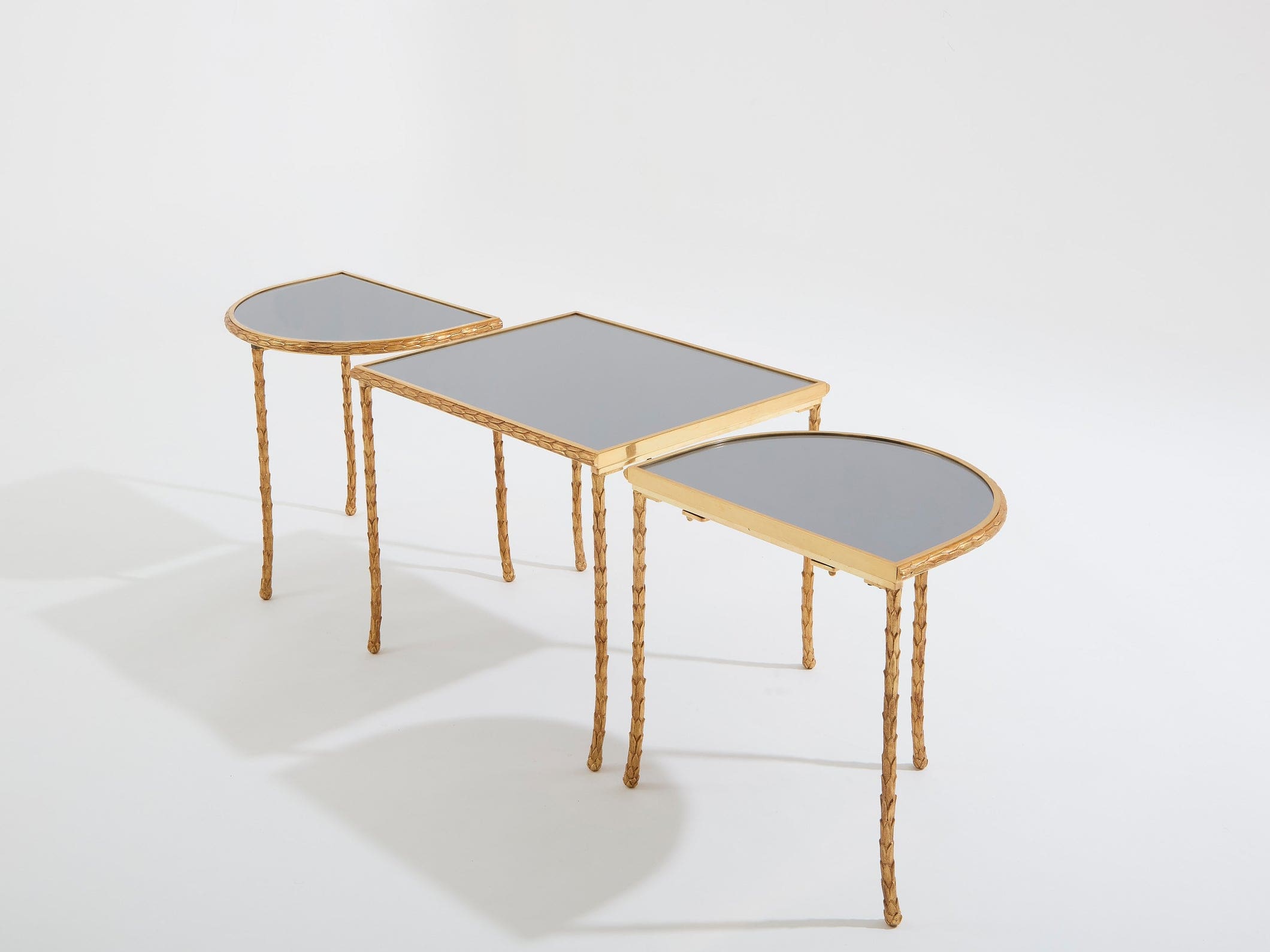 Table basse en bronze doré et miroirs par Maison Baguès, années 1950