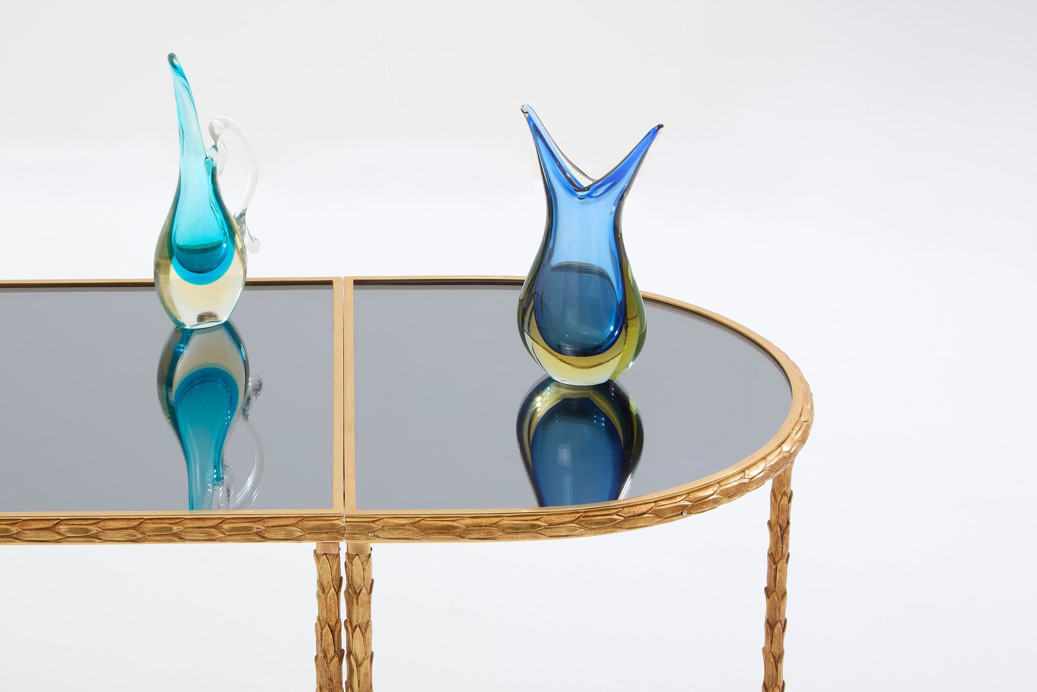 Table basse en bronze doré et miroirs par Maison Baguès, années 1950
