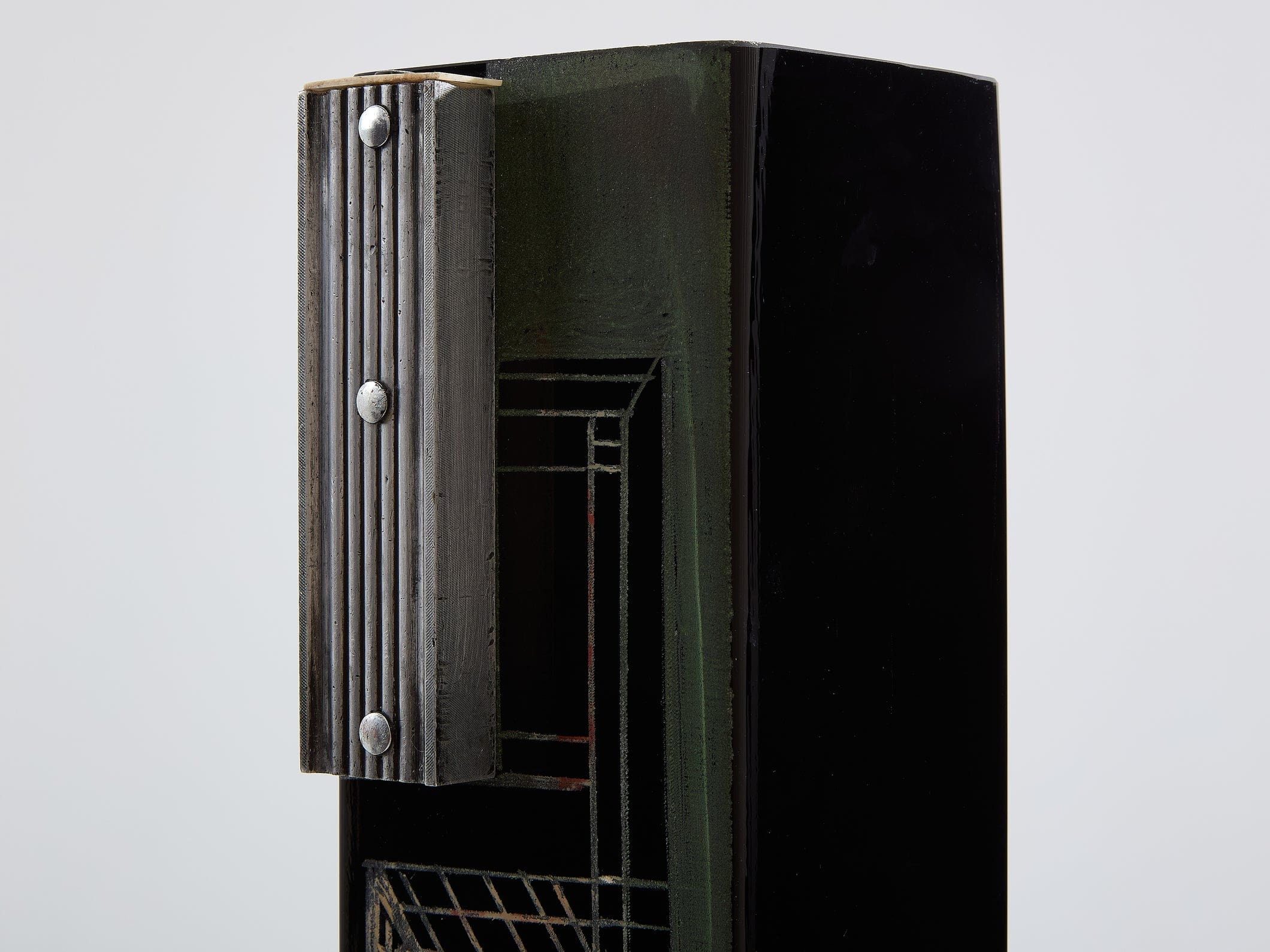 Vase Art Déco en Verre Opalin Noir et Vert par Anatole Riecke, 1939