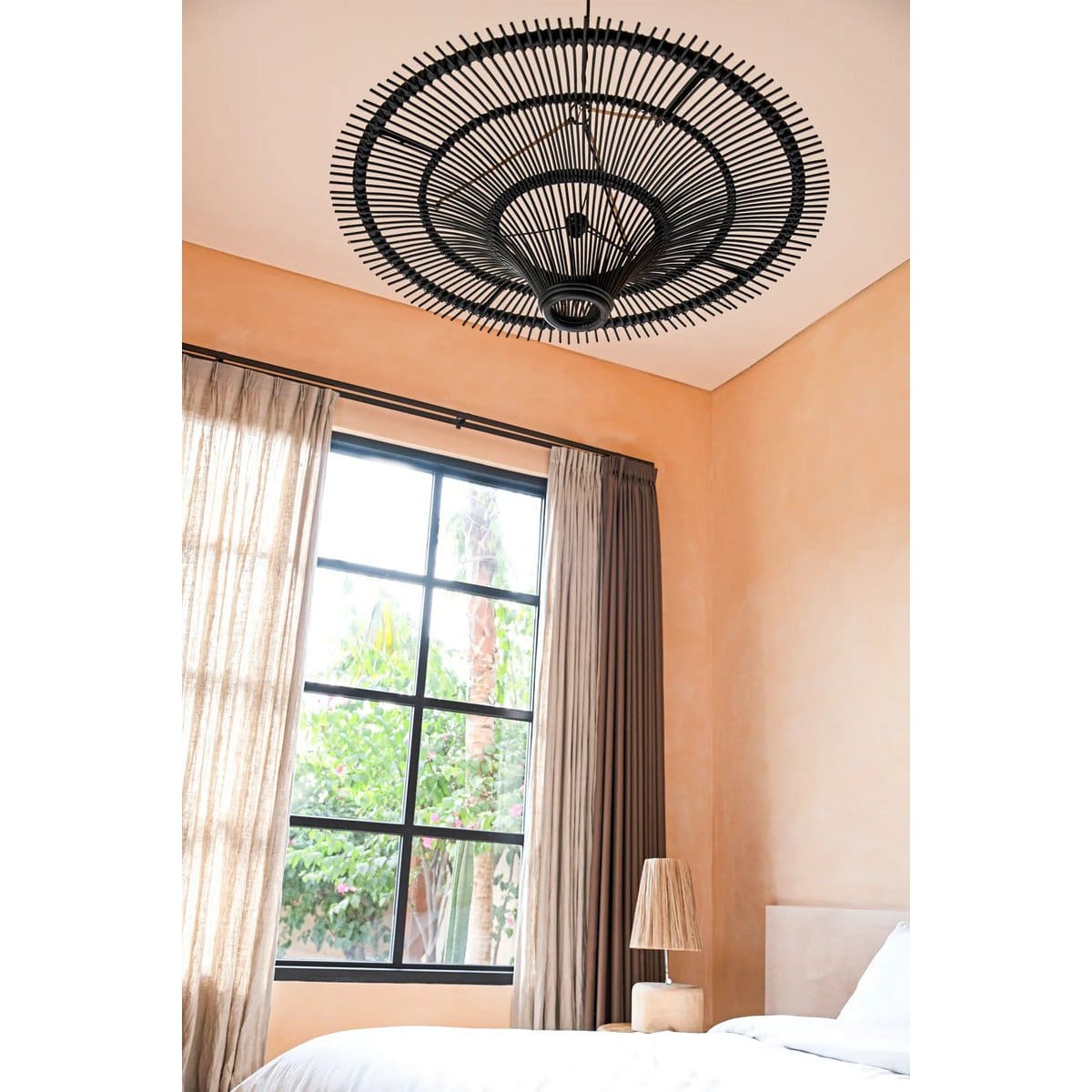 Plafonnier décoratif Le Ciel – Design aérien en rotin noir fait main (XL, neuf)