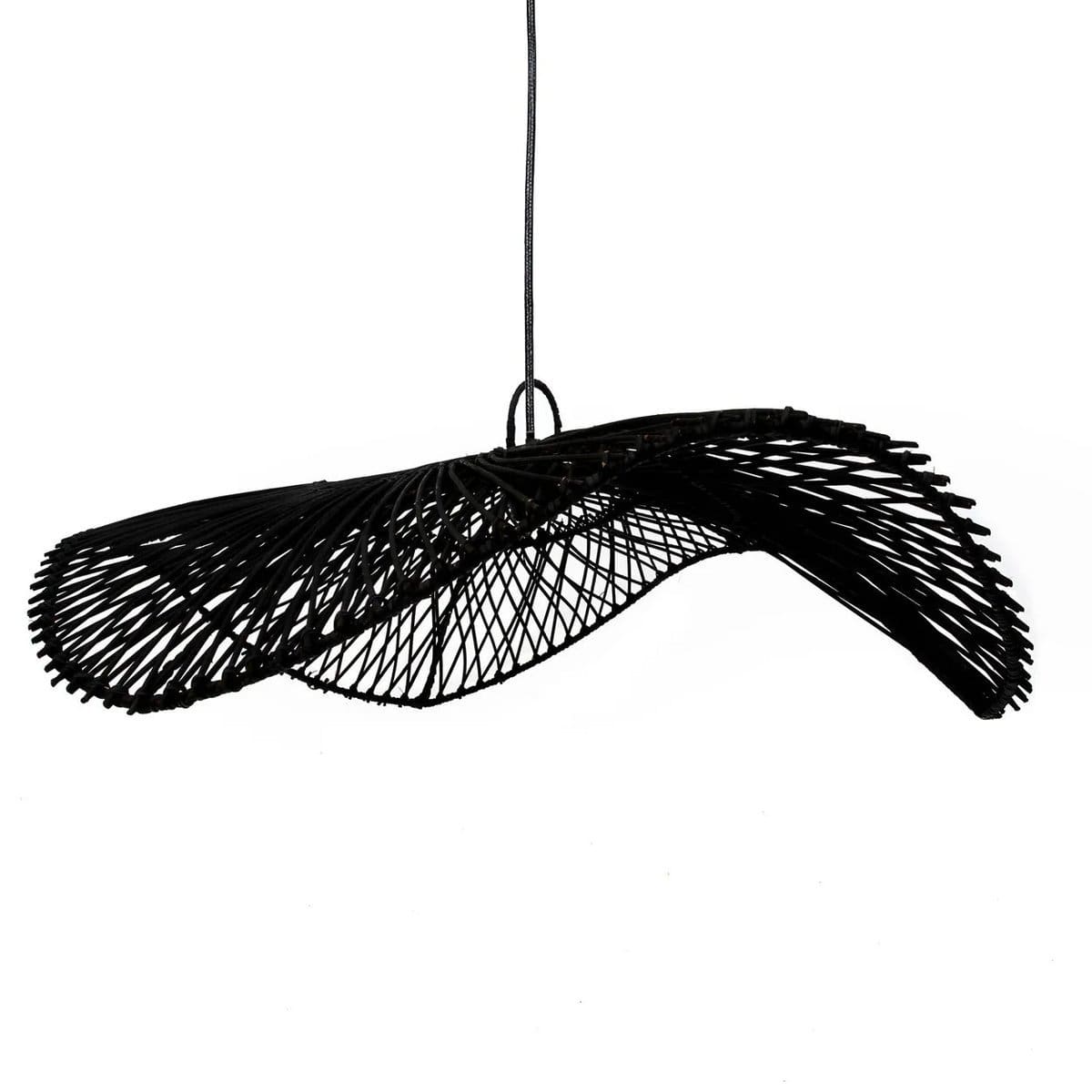Suspension en rotin noir – Le Chapeau L, création artisanale inspirée du design organique (neuf)