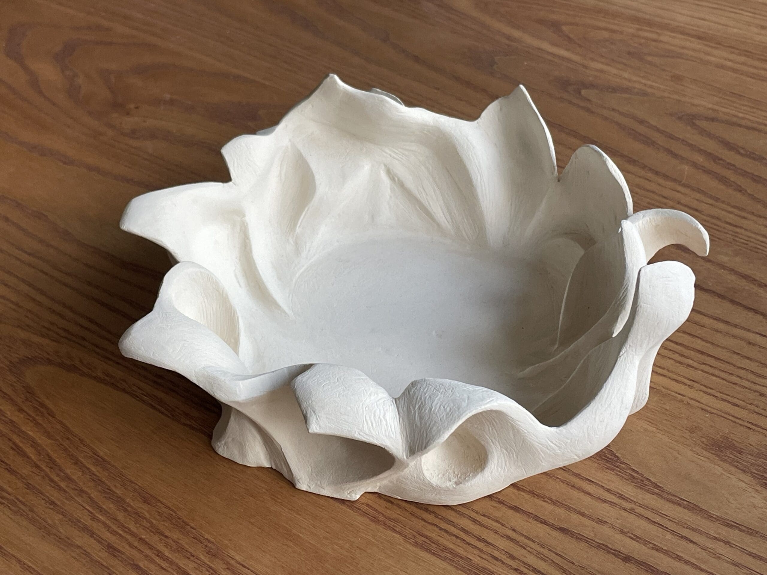 Vide-poche sculptural en grès chamotté – Annick Bailly