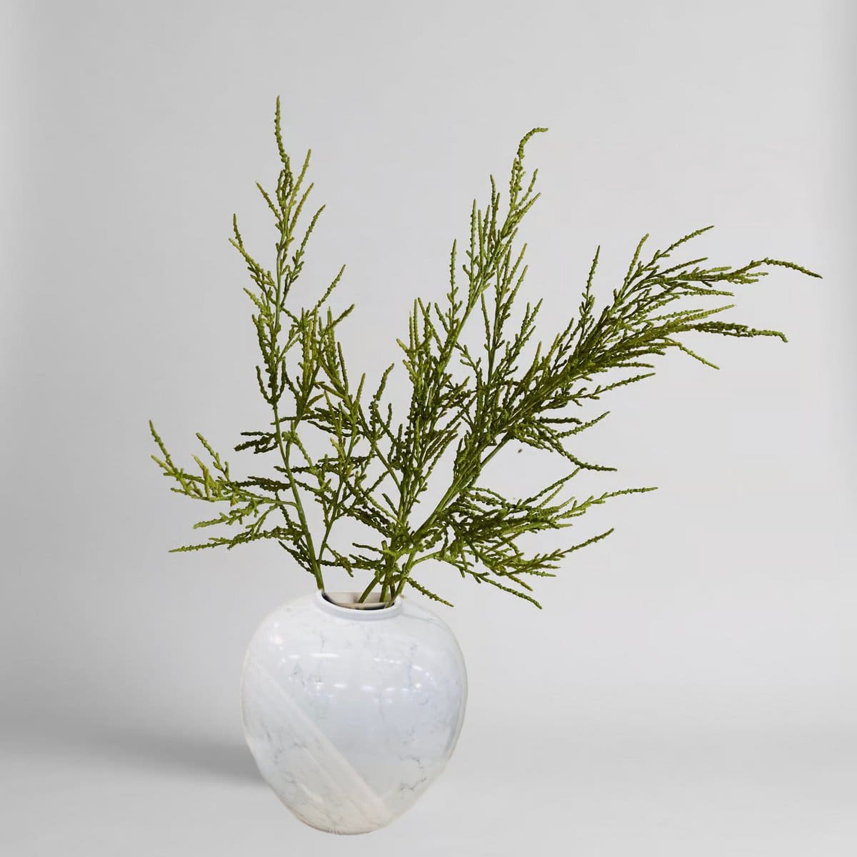 Vase décoratif en céramique blanche – Silhouette vintage et éclat minéral (grande taille, création contemporaine)