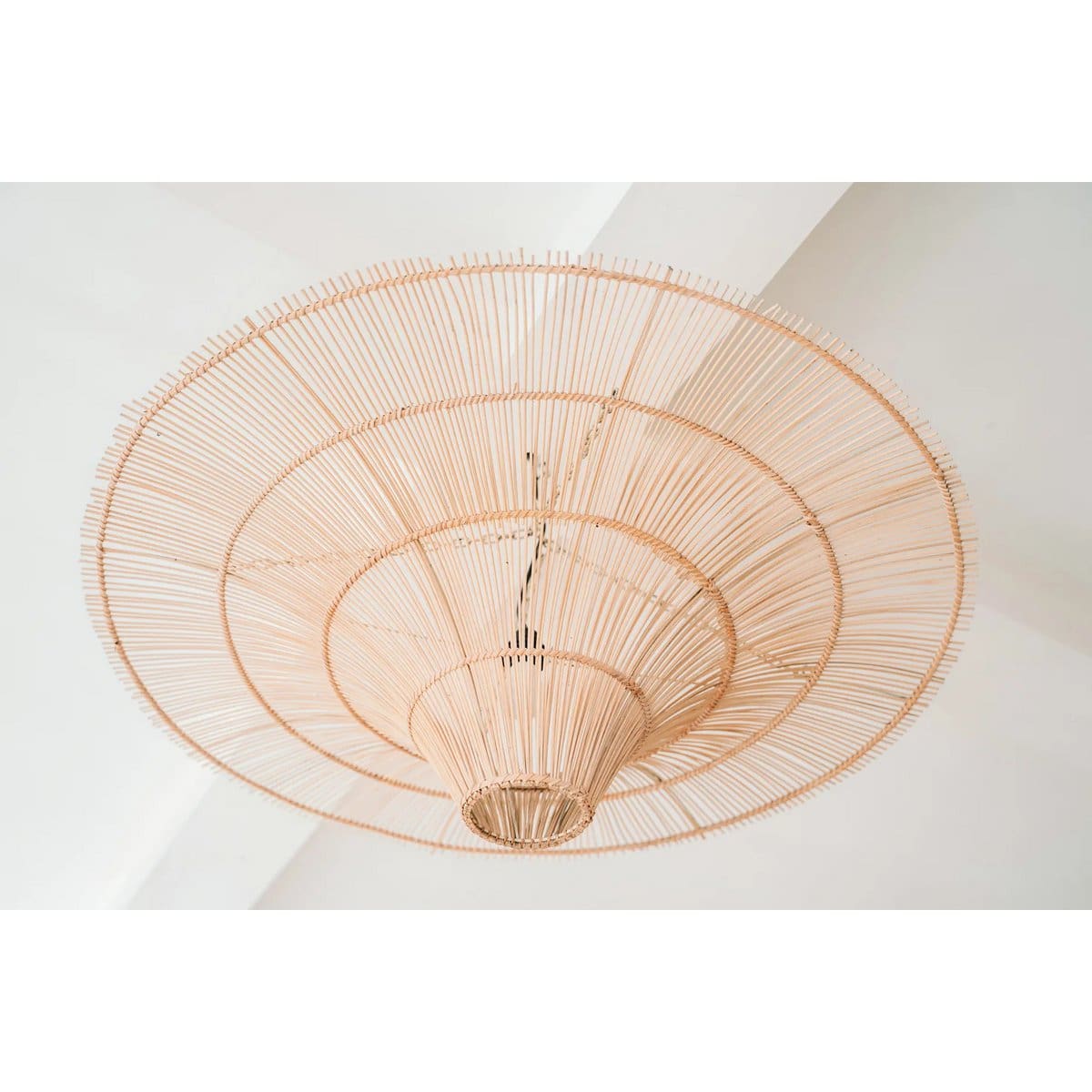Suspension décorative en rotin – Modèle Ciel XL, création artisanale neuve d’Indonésie