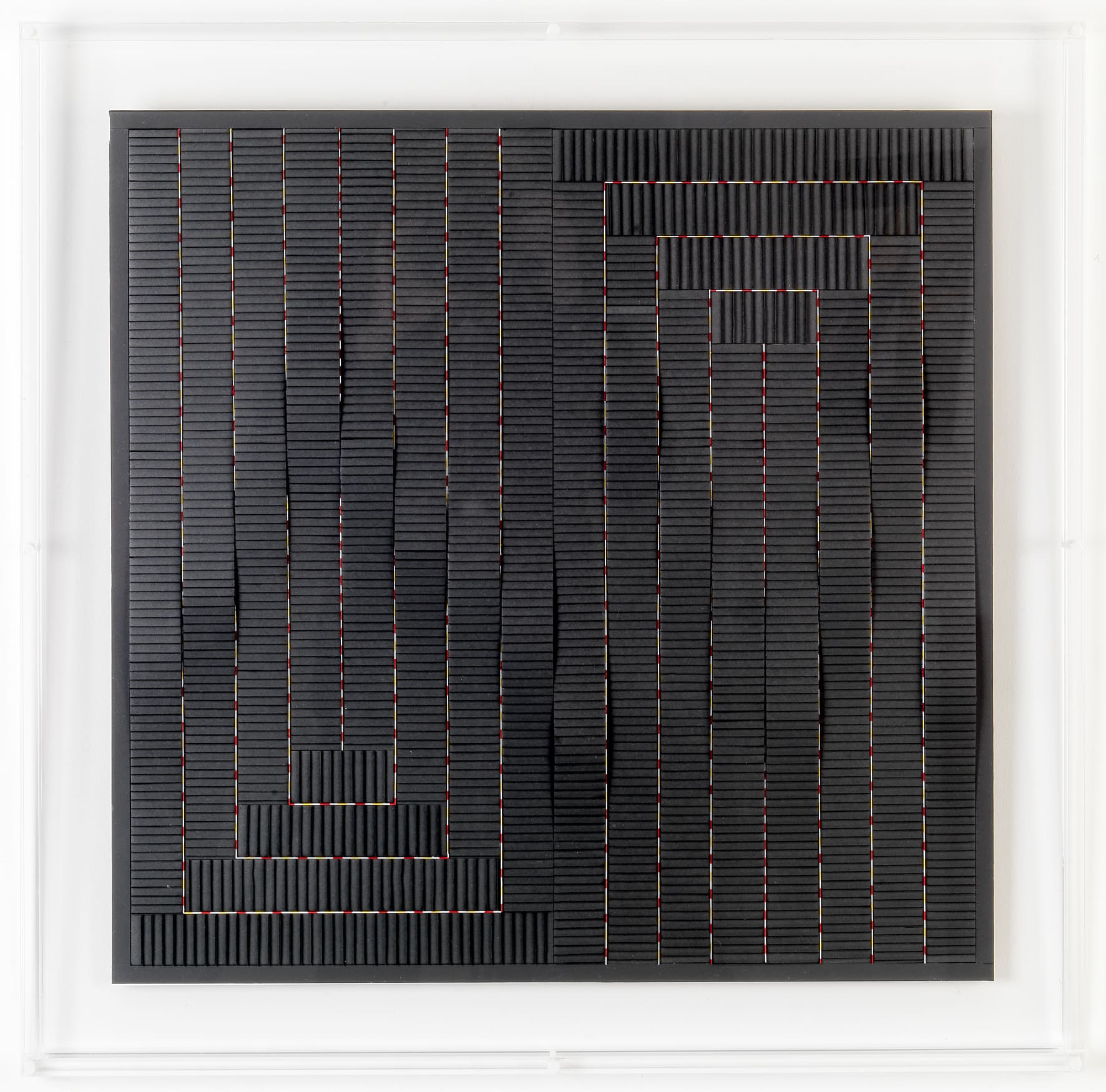 Carré noir ondulé deux côtés – Collage géométrique de Françoise Luciani