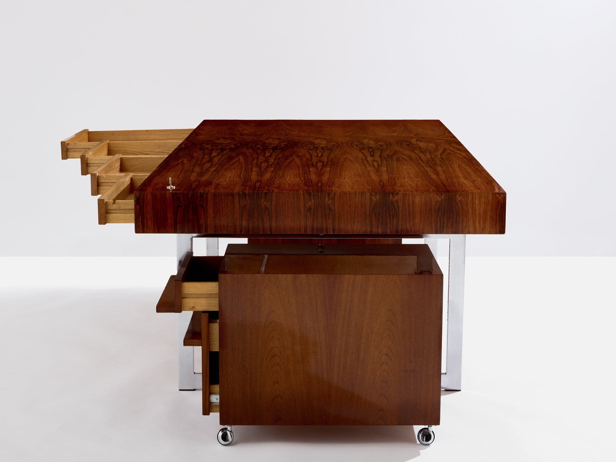 Bureau Bodil Kjaer en palissandre et chrome, Danemark 1960, avec caissons