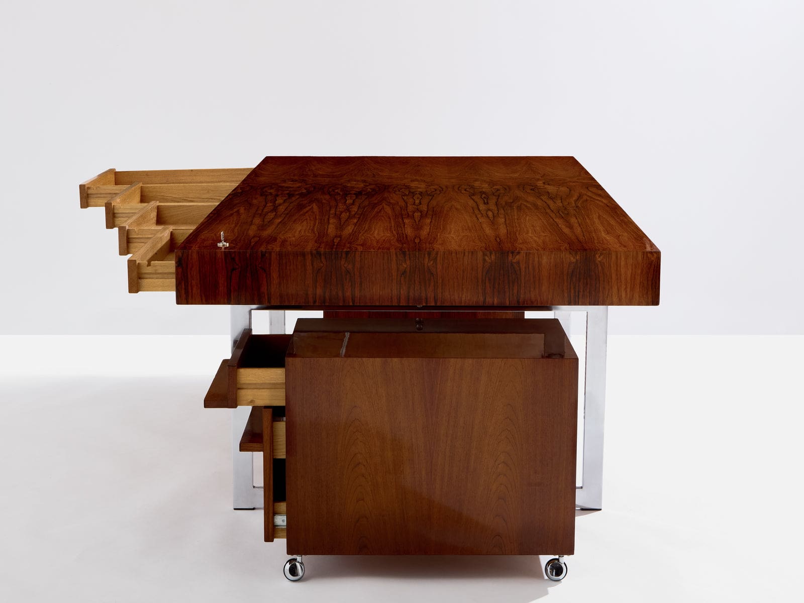 Bureau Bodil Kjaer en palissandre et chrome, Danemark 1960, avec caissons