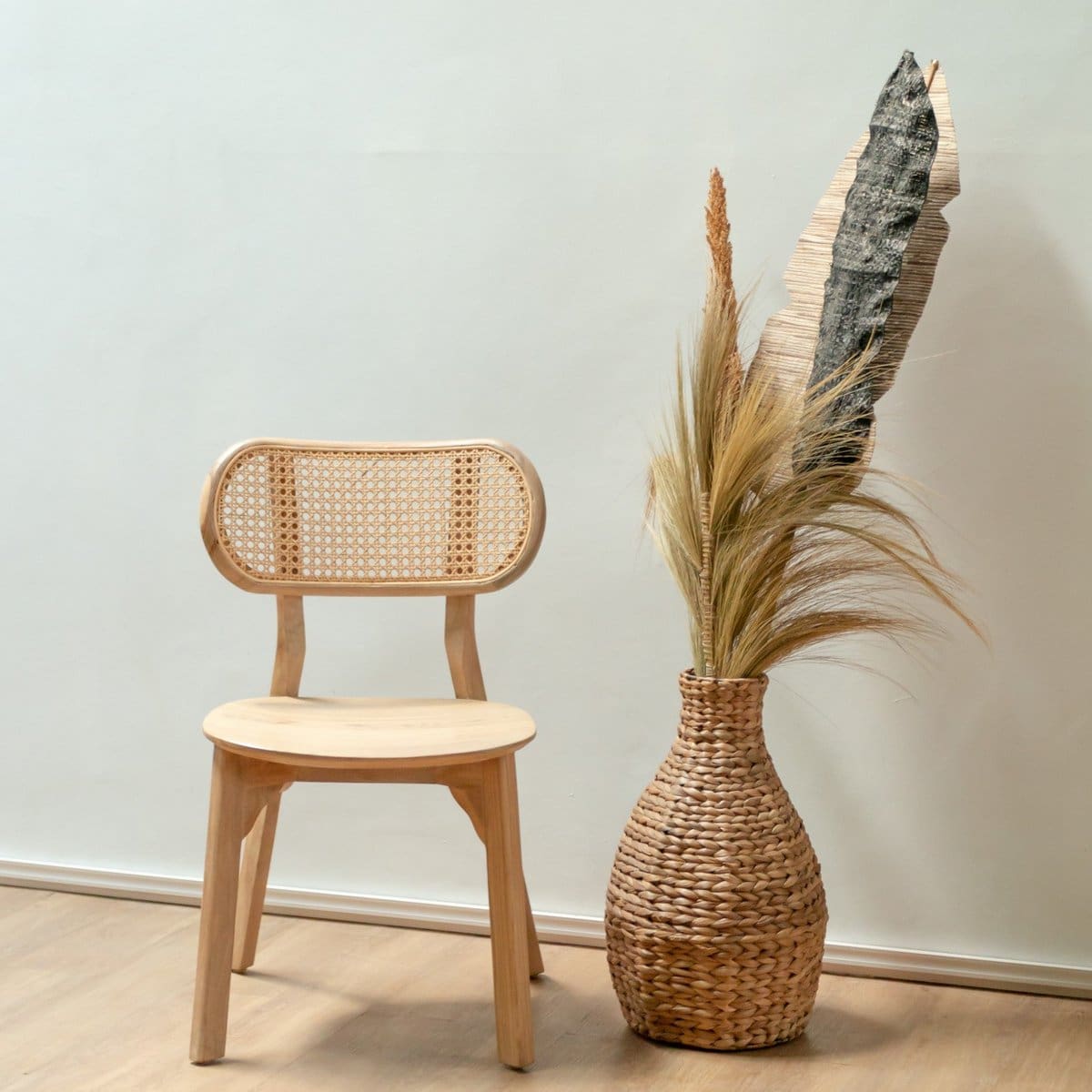 Vase décoratif en fibres végétales – Dayana, forme élancée et ton beige naturel