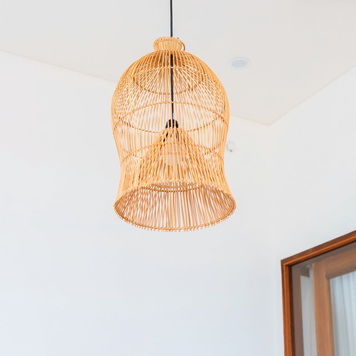 Abat-jour en rotin naturel – Mahara, design bohème fait main à Bali