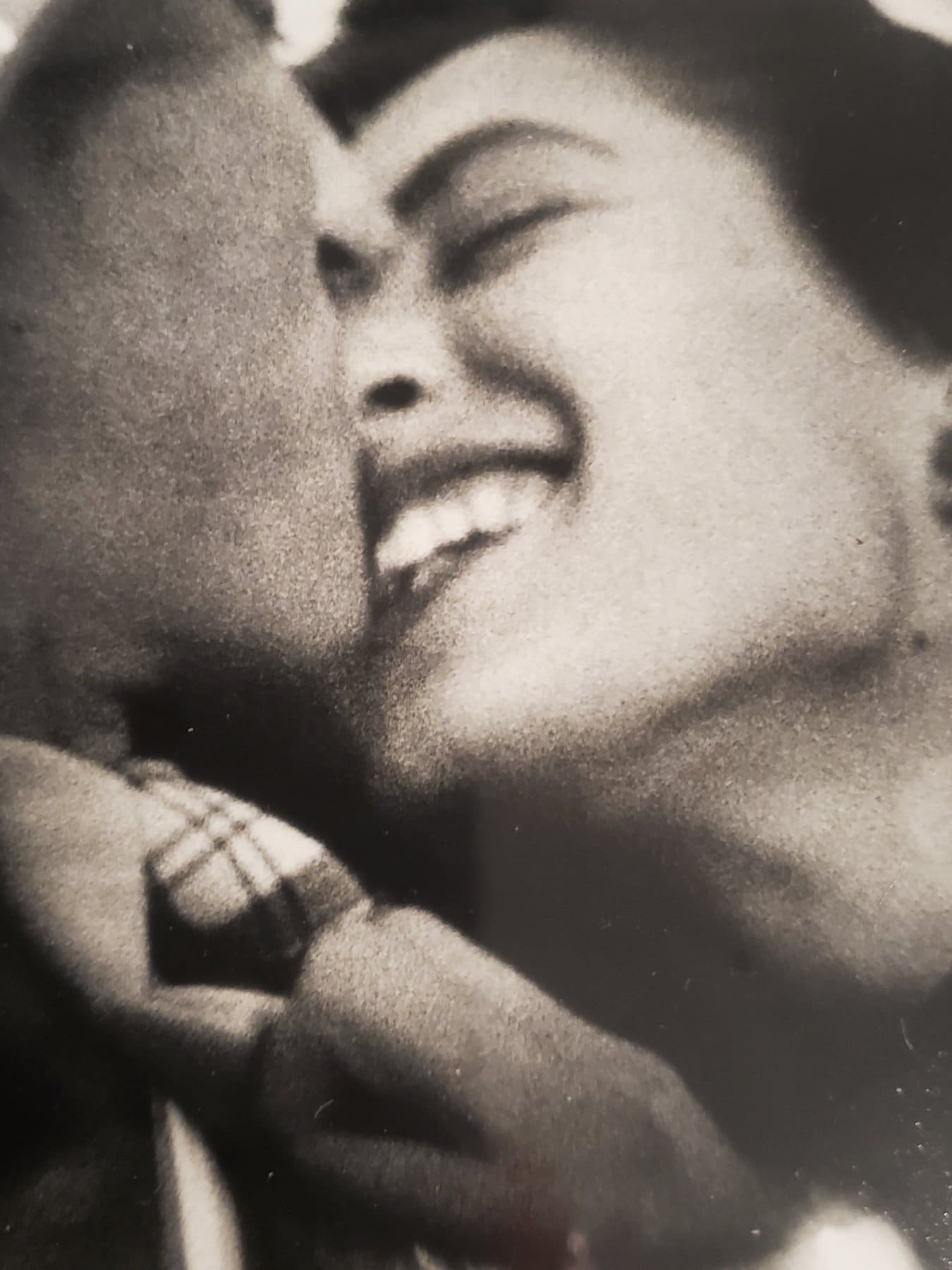 Elliott Erwitt – California Kiss, 1955 – Photographie argentique signée (11 x 14 in)