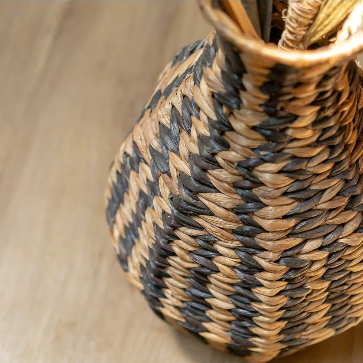 Vase en fibres naturelles – Dayana, grand modèle tressé à la main, style bohème chic